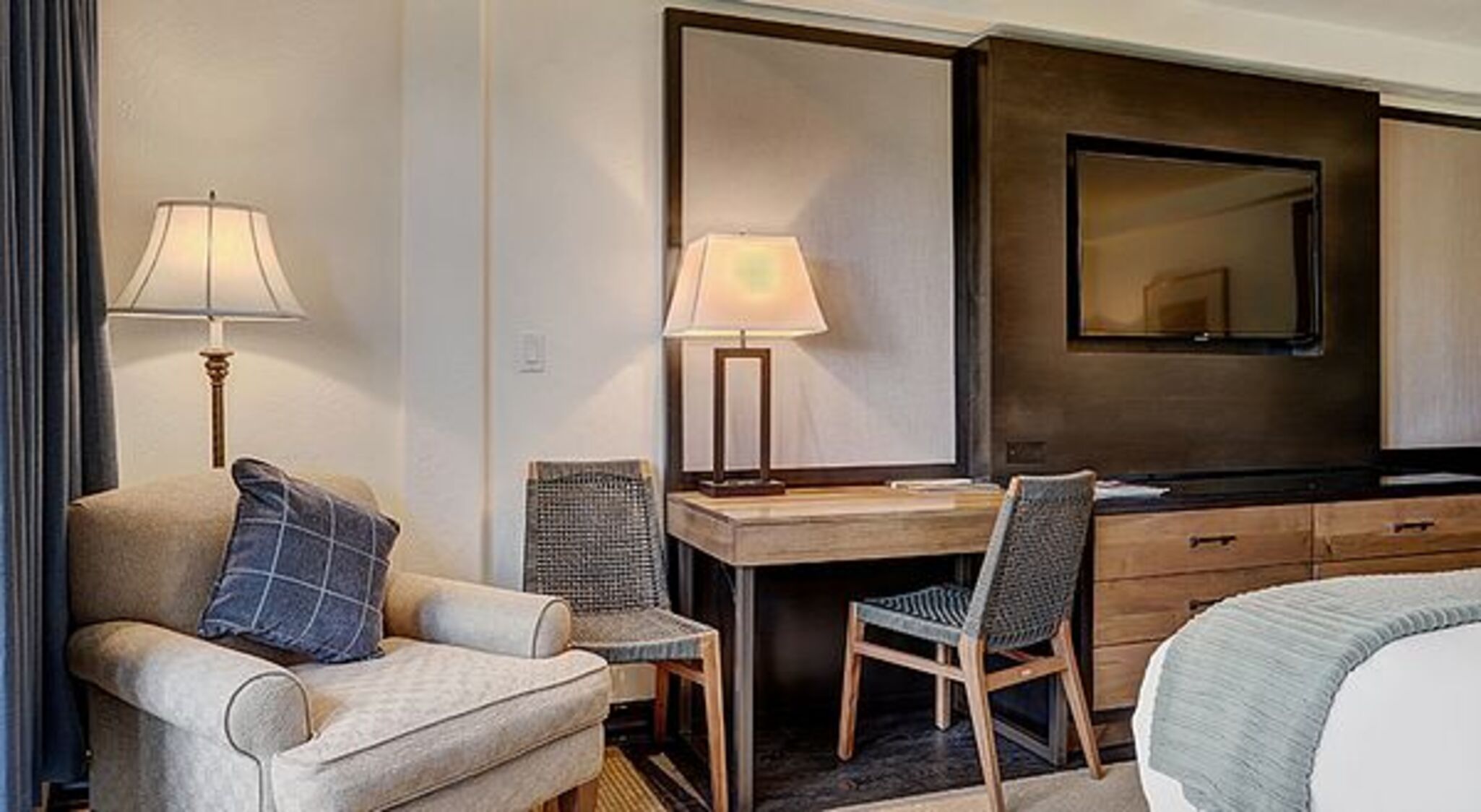 Double Superior Queen Bed