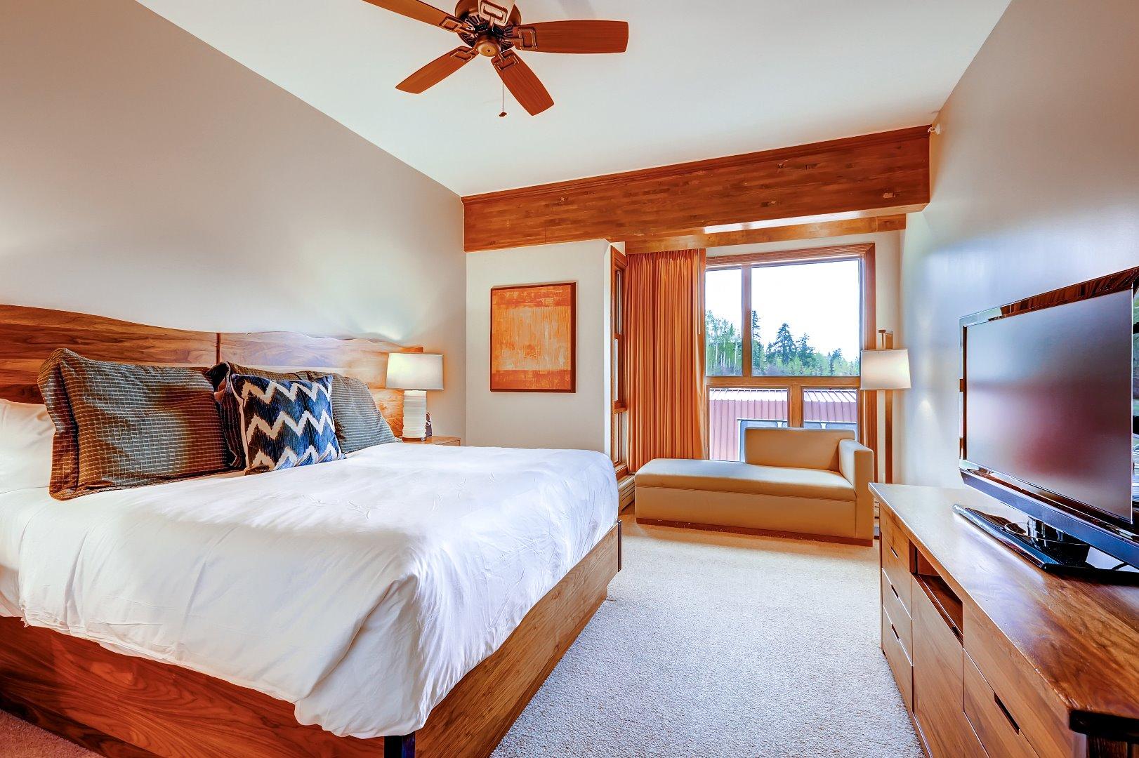 Double Deluxe King Bed