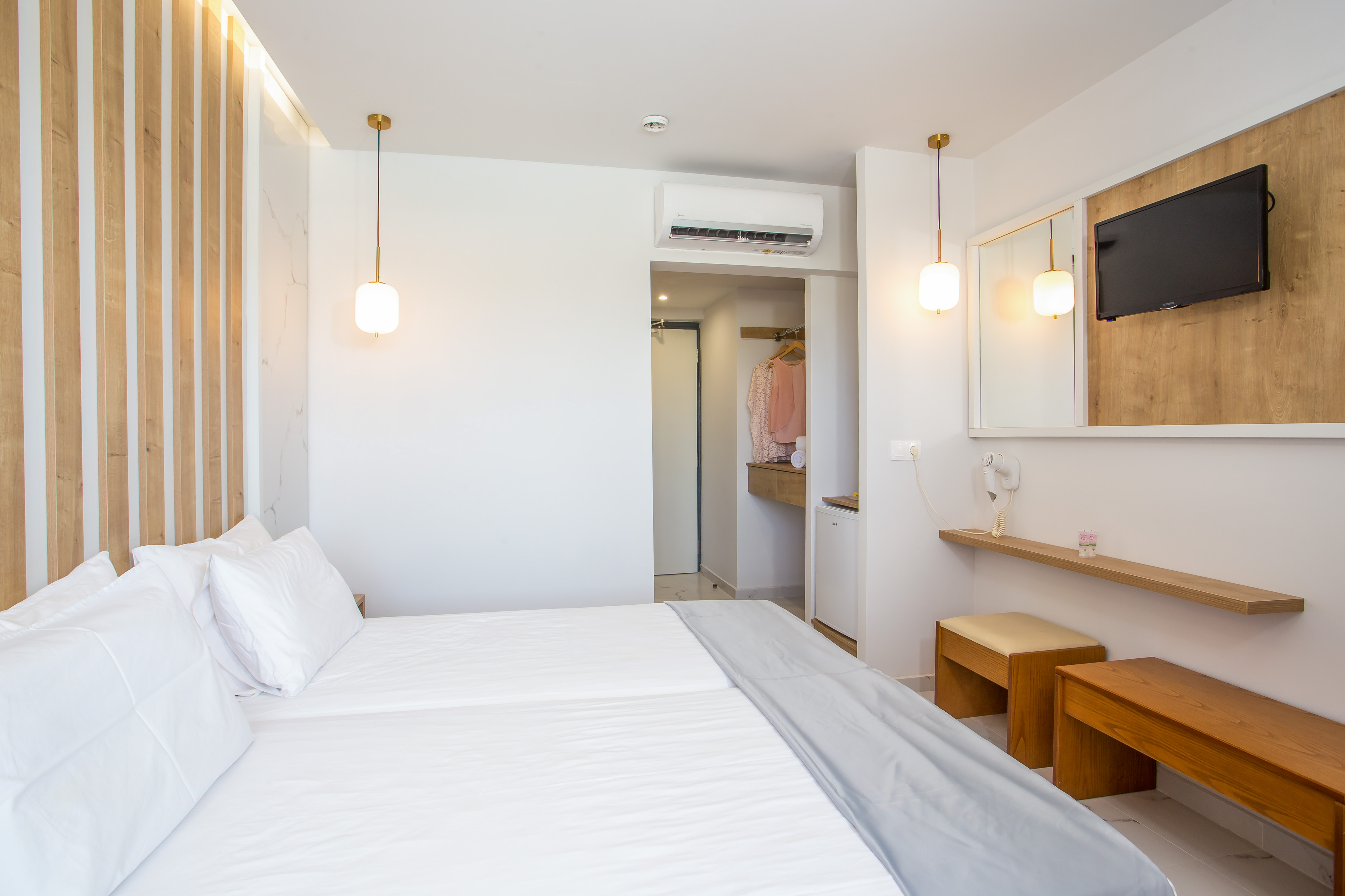 Double or Twin Standard