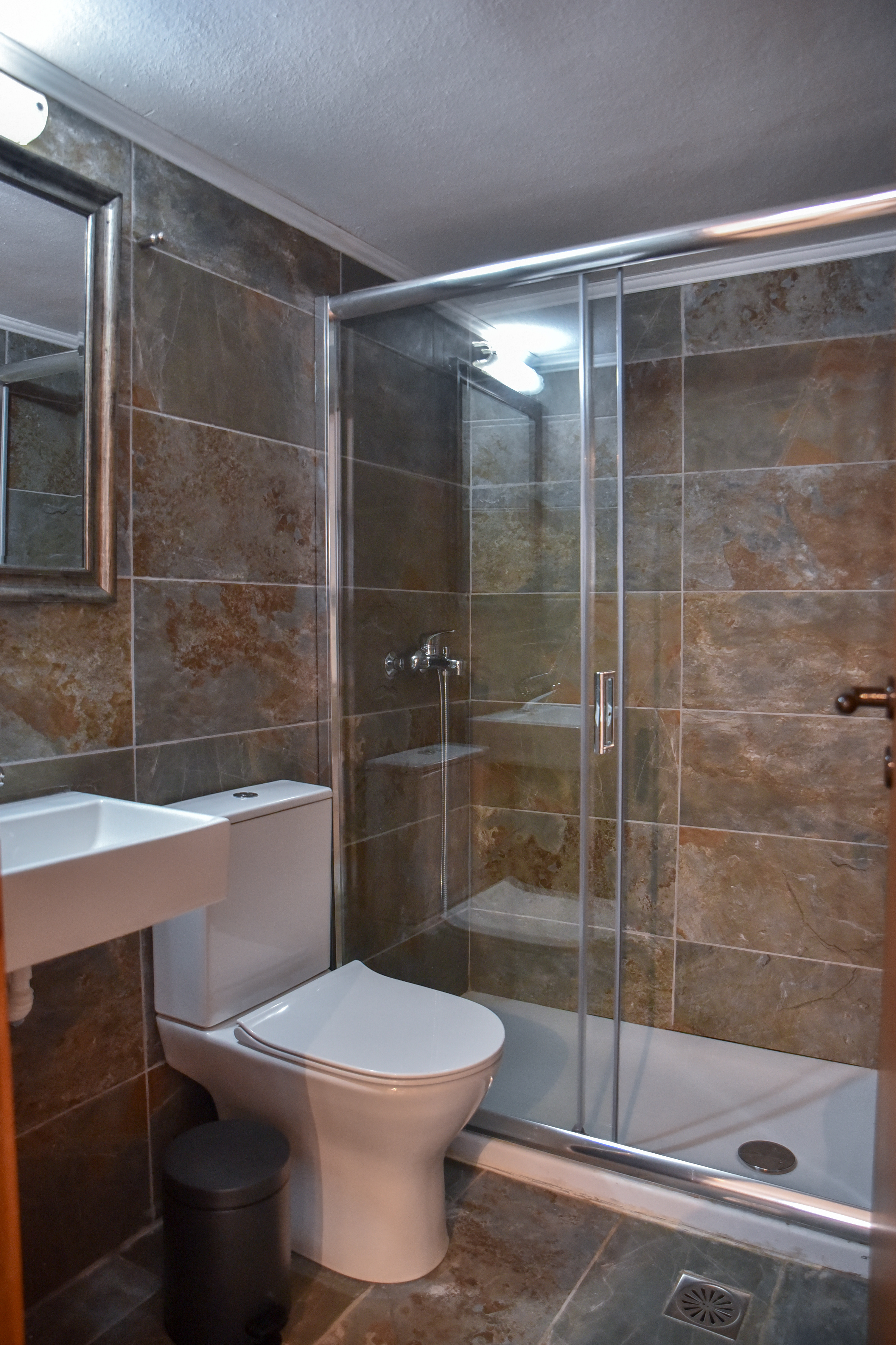 Studio Superior Capacity 4