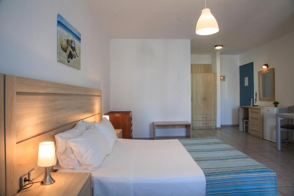 Double or Twin Side Sea View