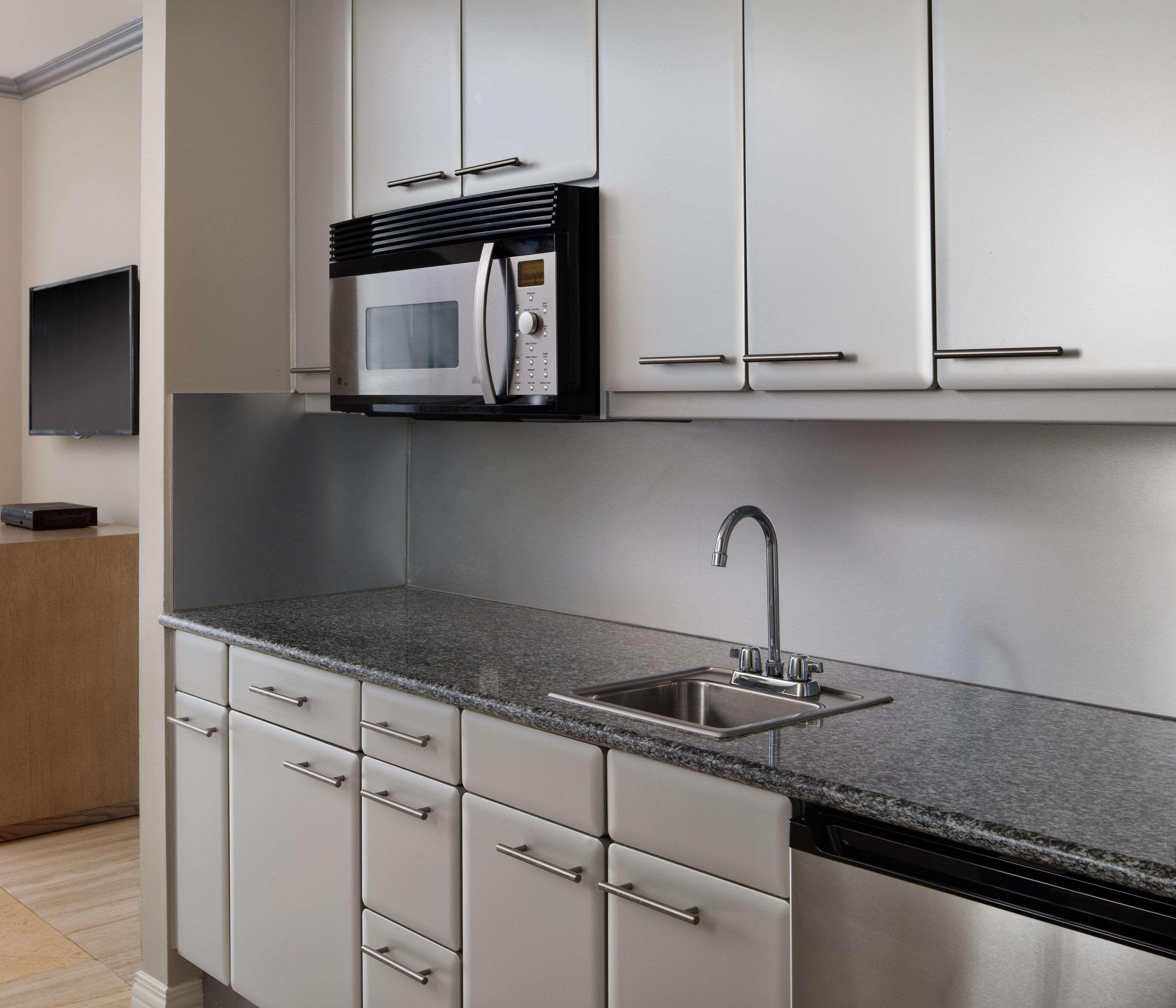 Studio Partial Ocean View King Bed