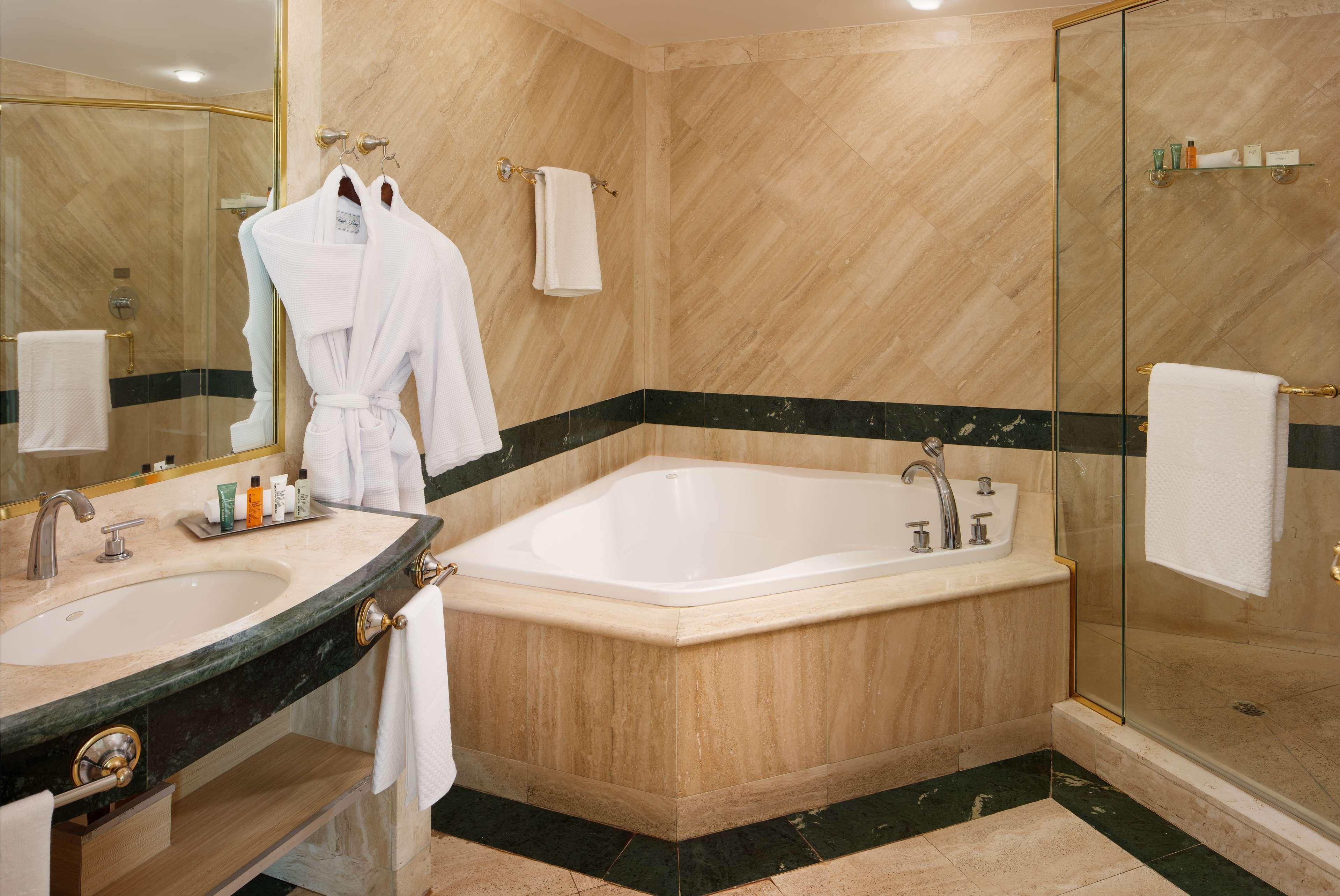 Studio Deluxe King Bed