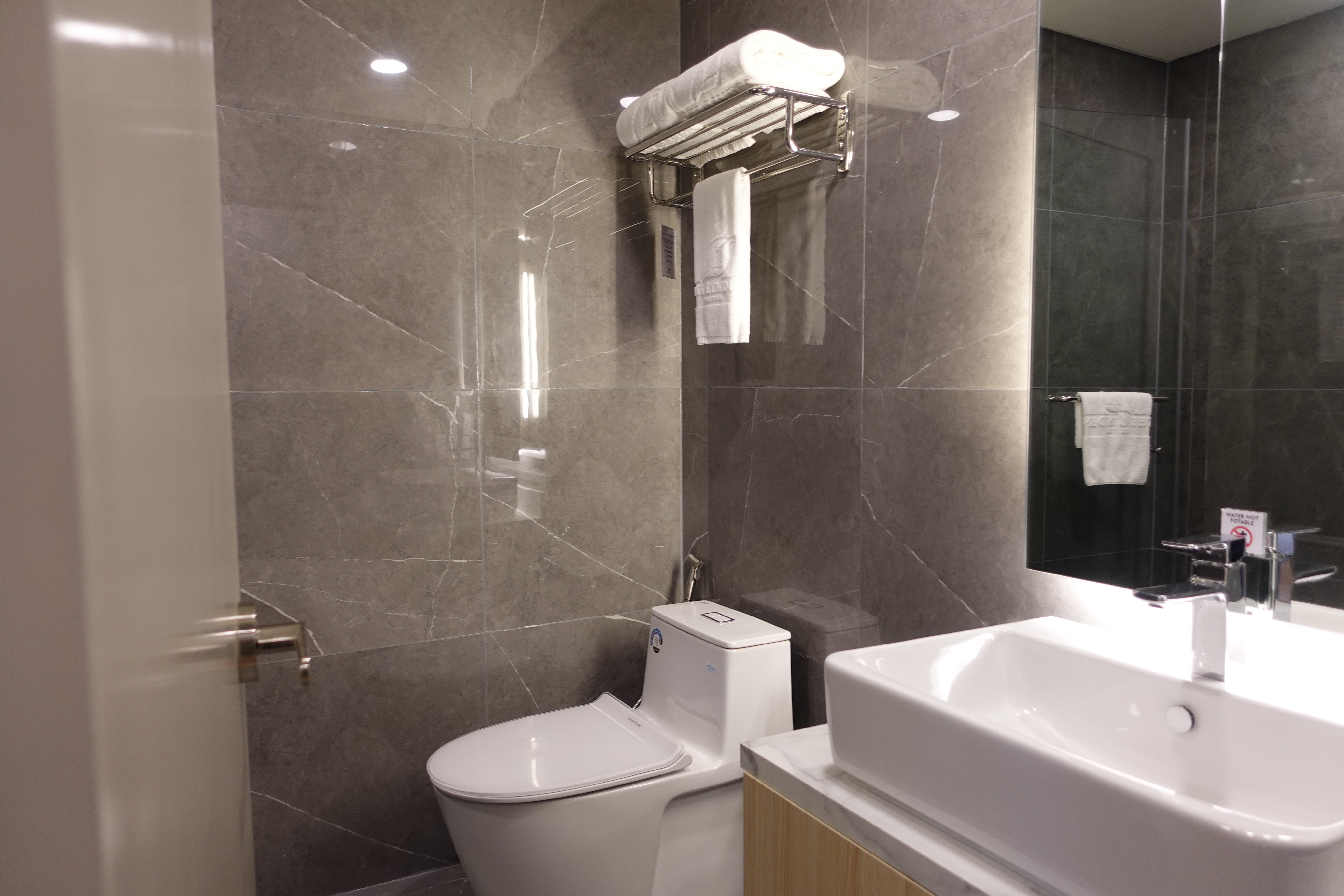 Suite Three Bedrooms Two Bathrooms