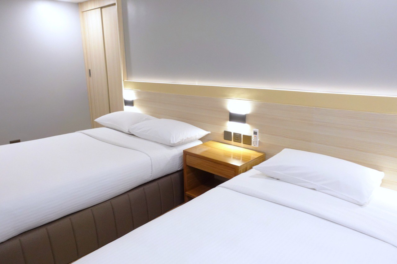 Suite Three Bedrooms Two Bathrooms