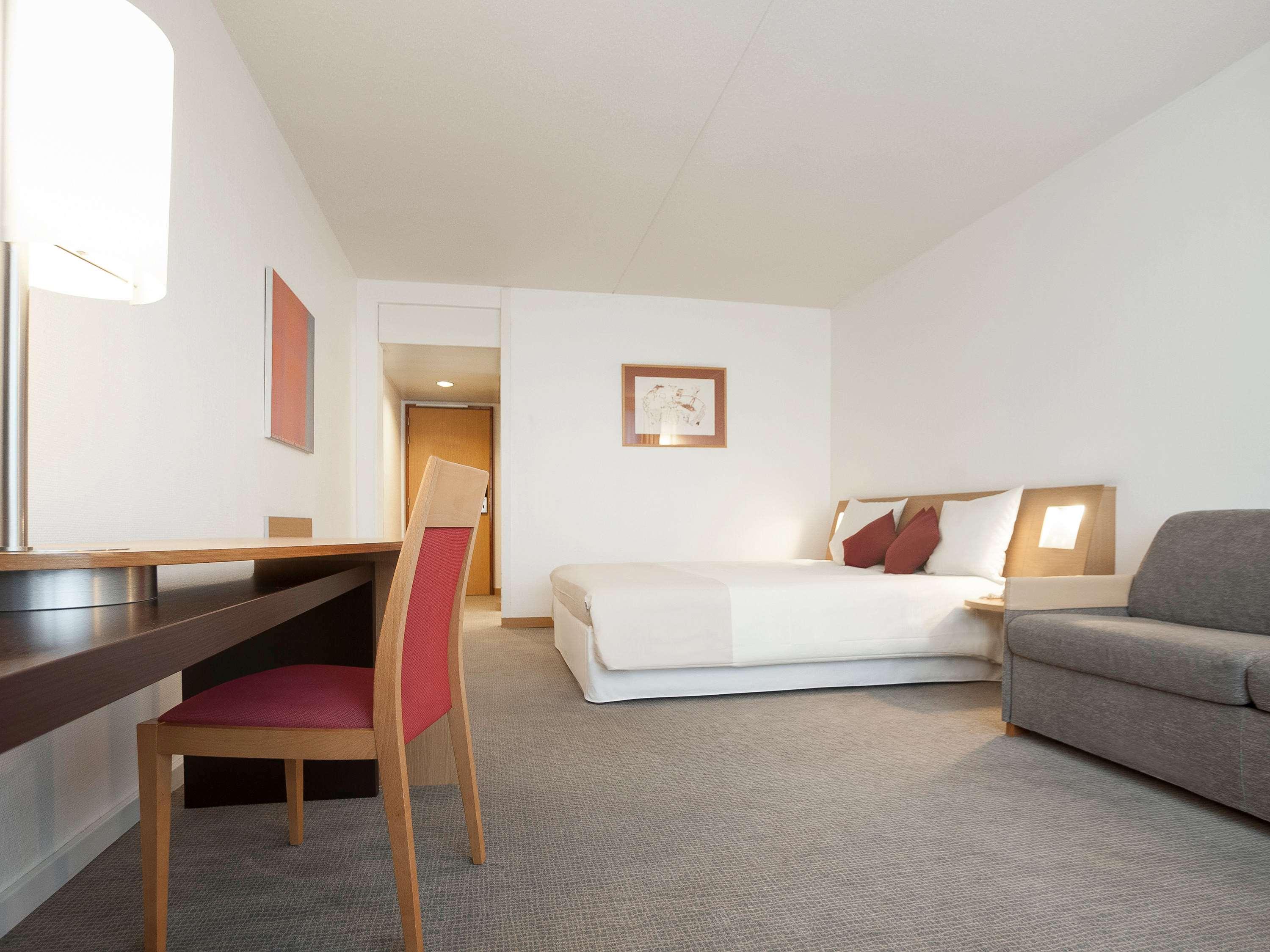 Double Executive Queen Bed