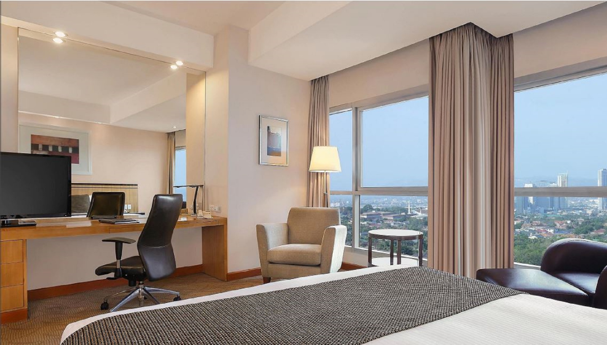 Double King Bed Non Smoking