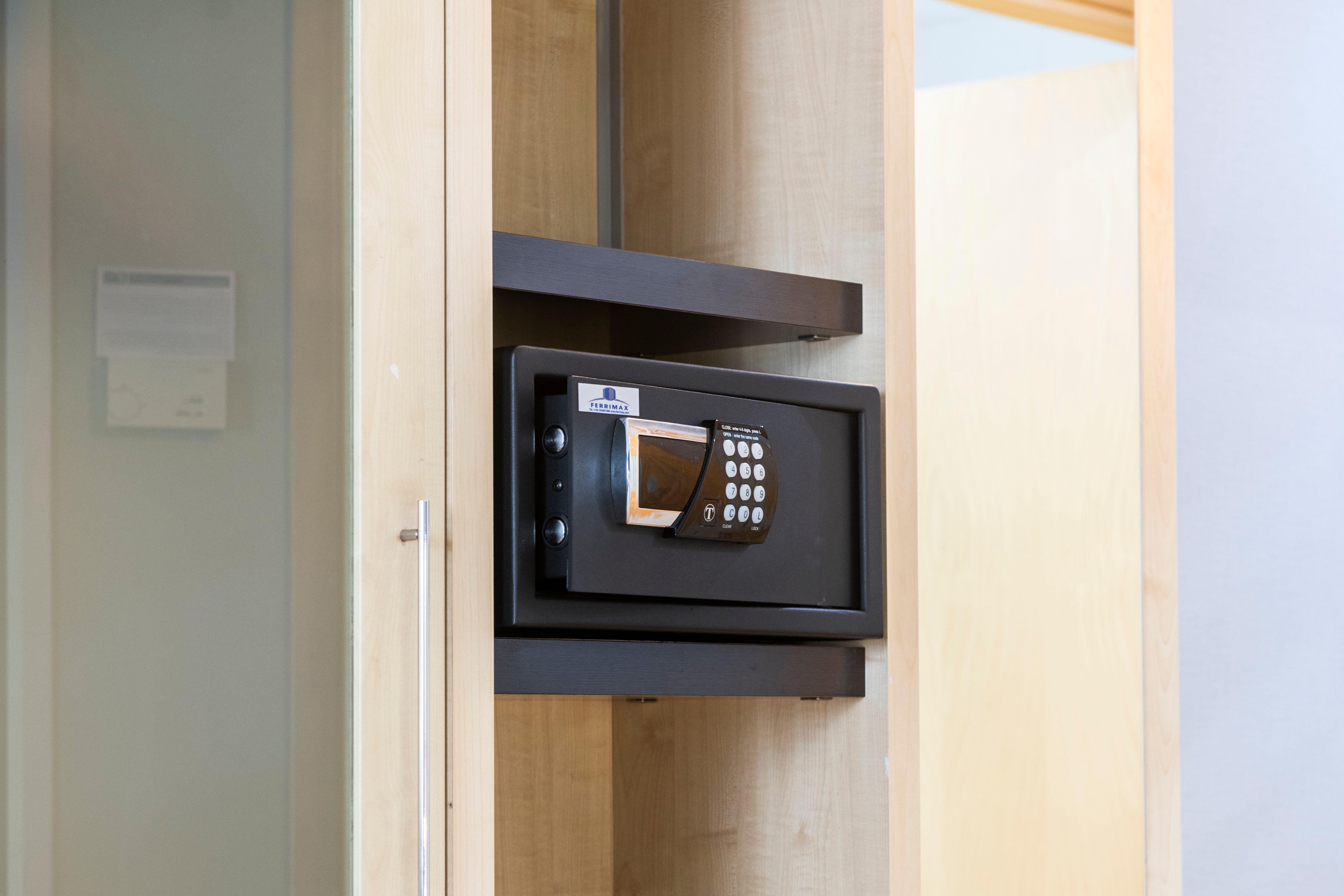 Double Accessible-queen Size Bed