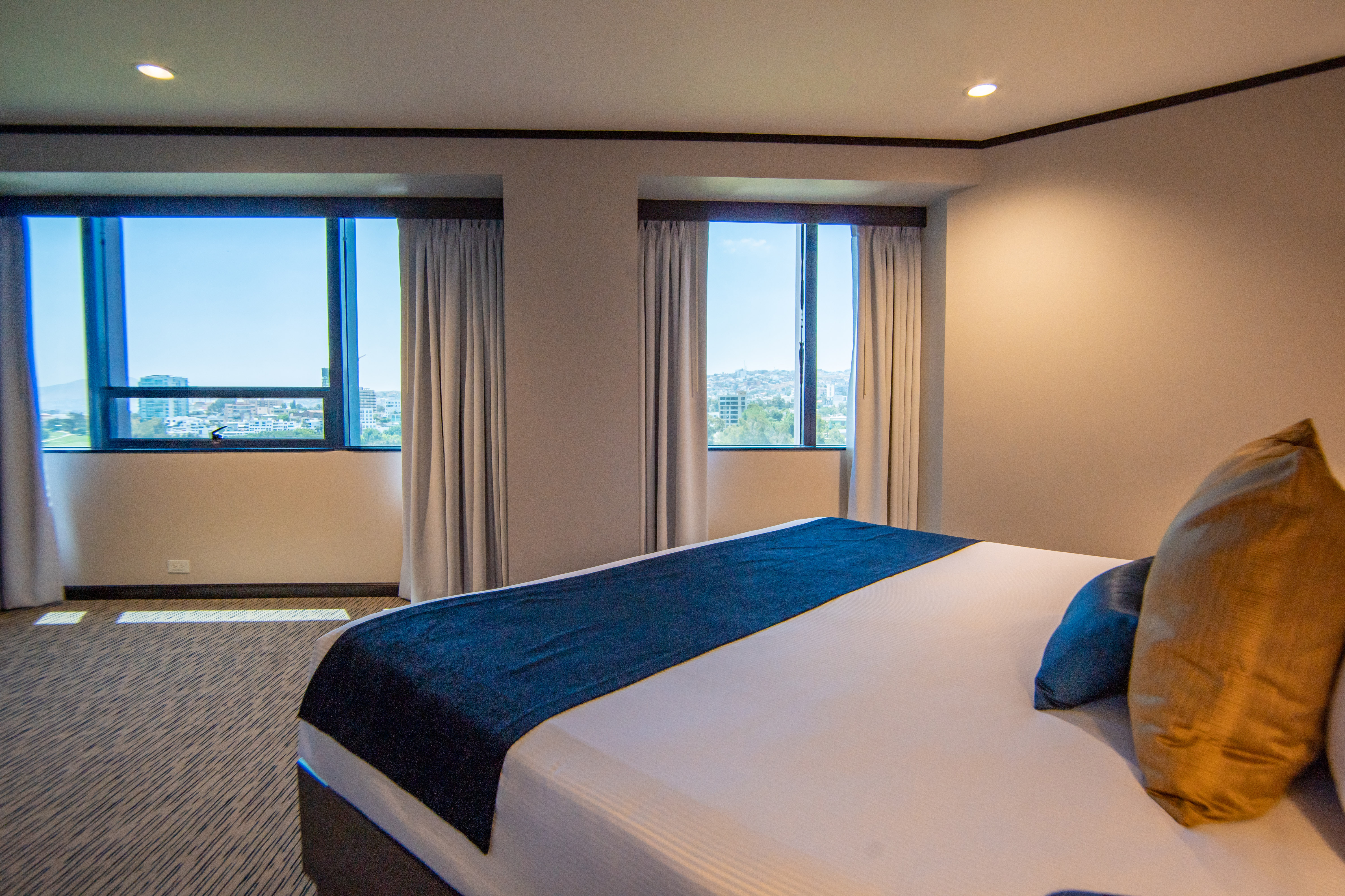 Double Club King Bed