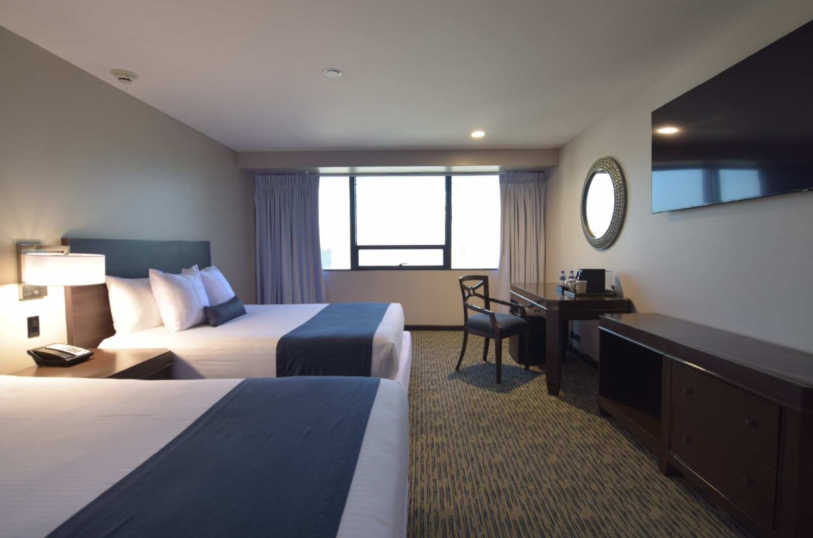 Double Executive Queen Bed