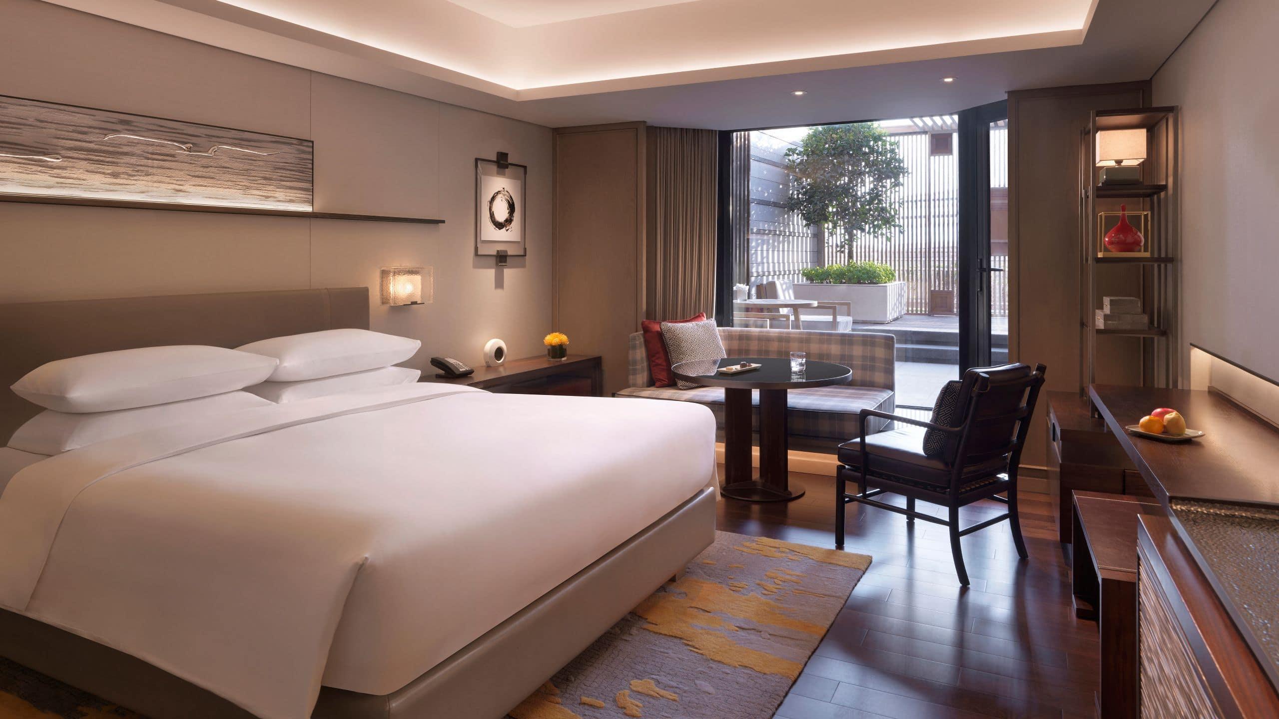 Double Garden View King Bed