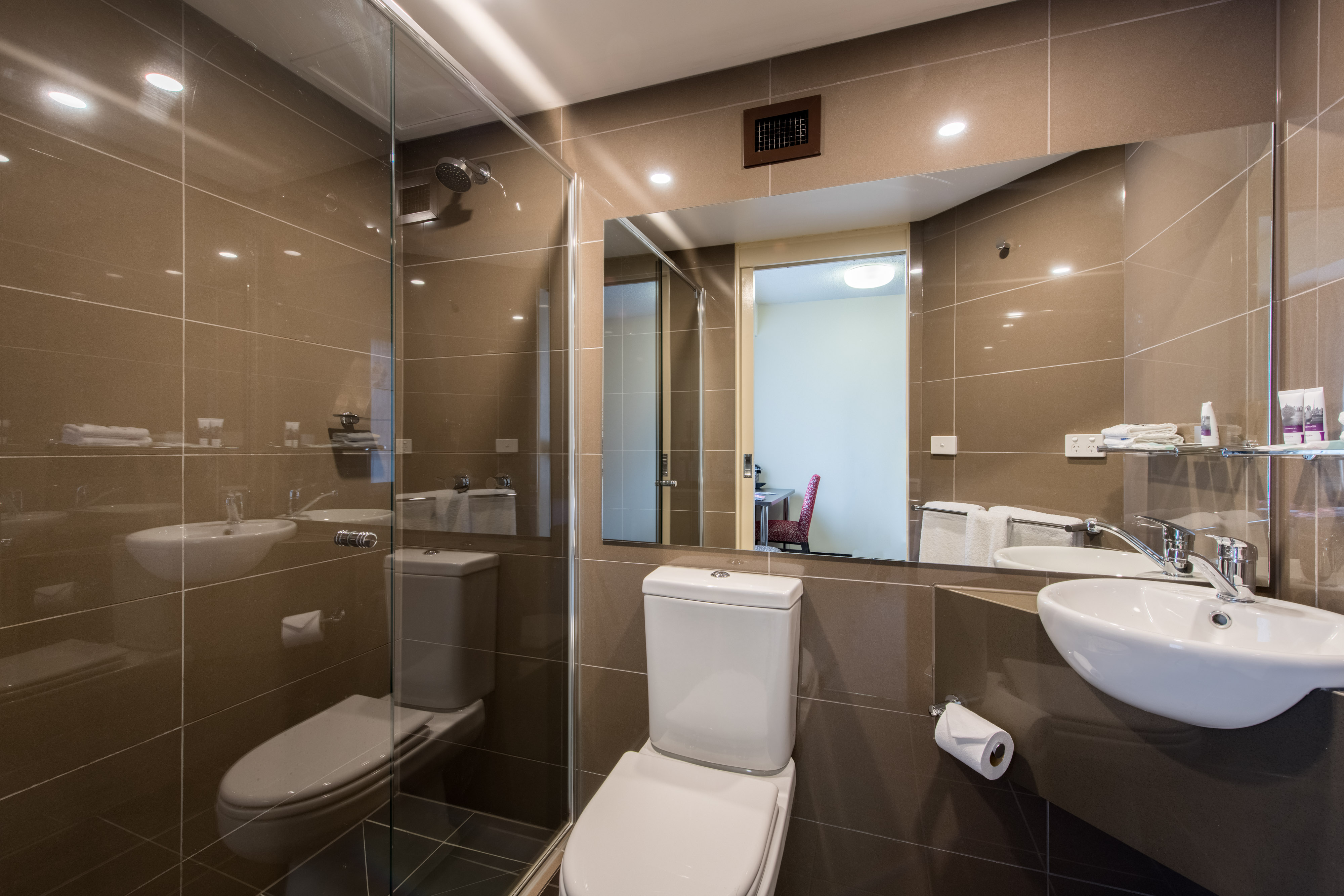 Double Classic Queen Bed