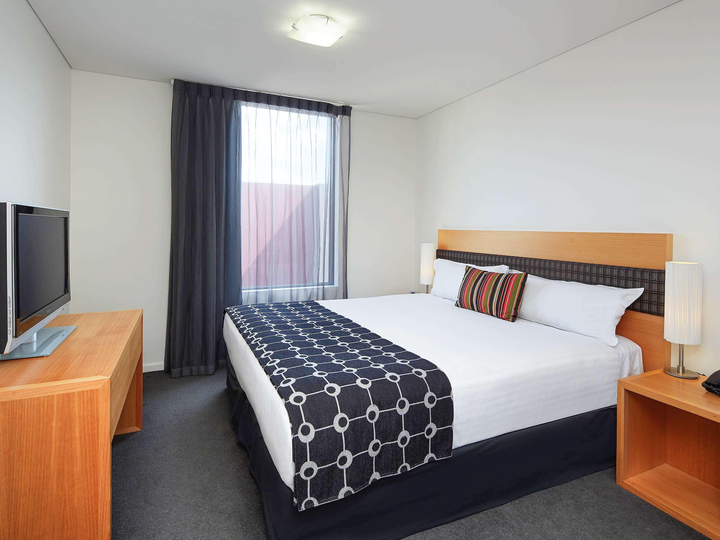 Apartment Queen Size Bed