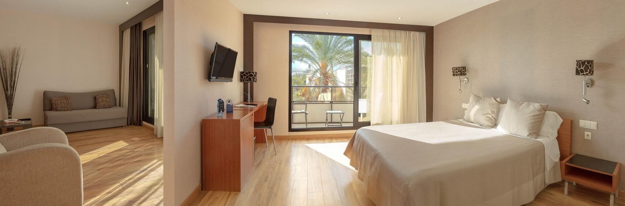 Junior Suite Queen Size Bed