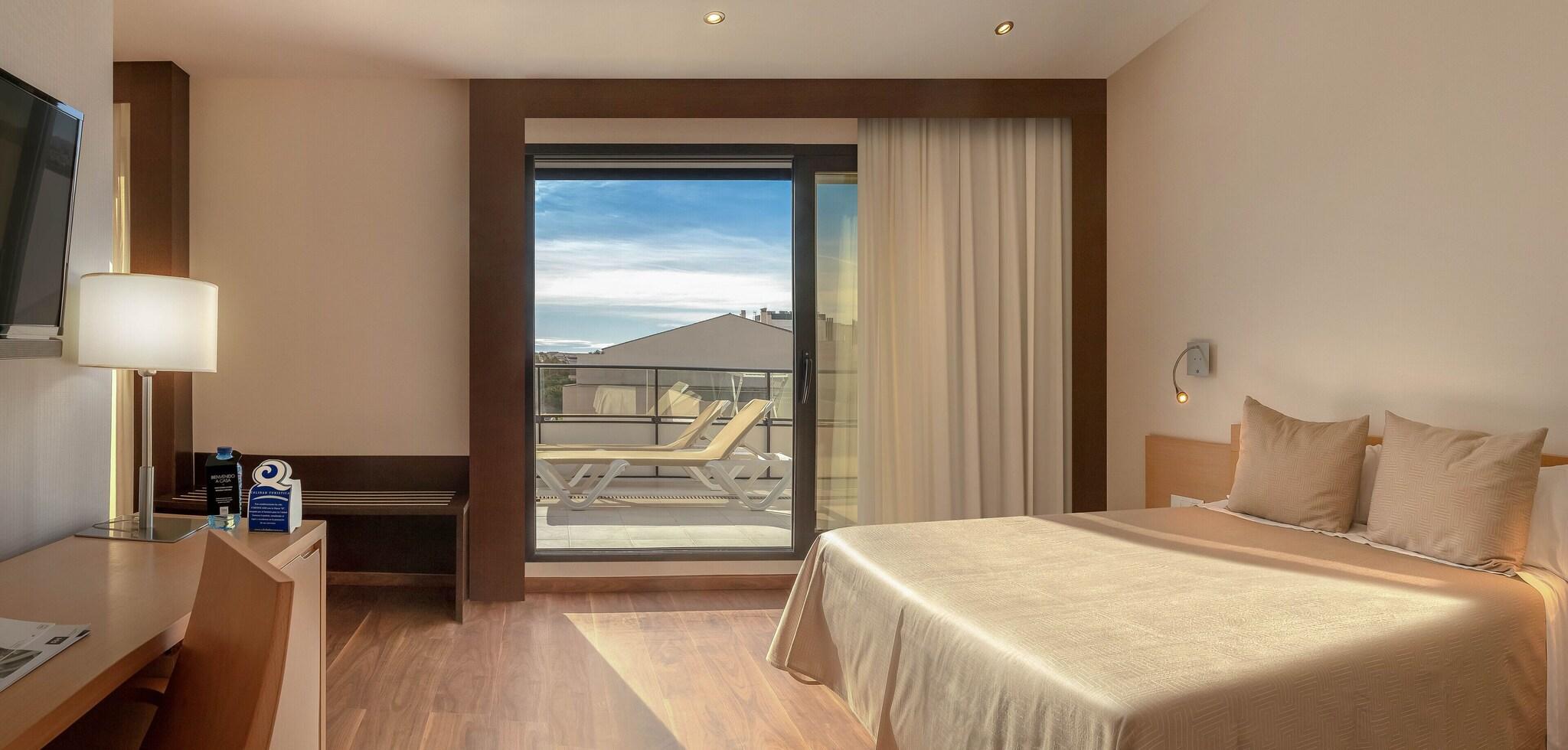 Junior Suite Queen Size Bed