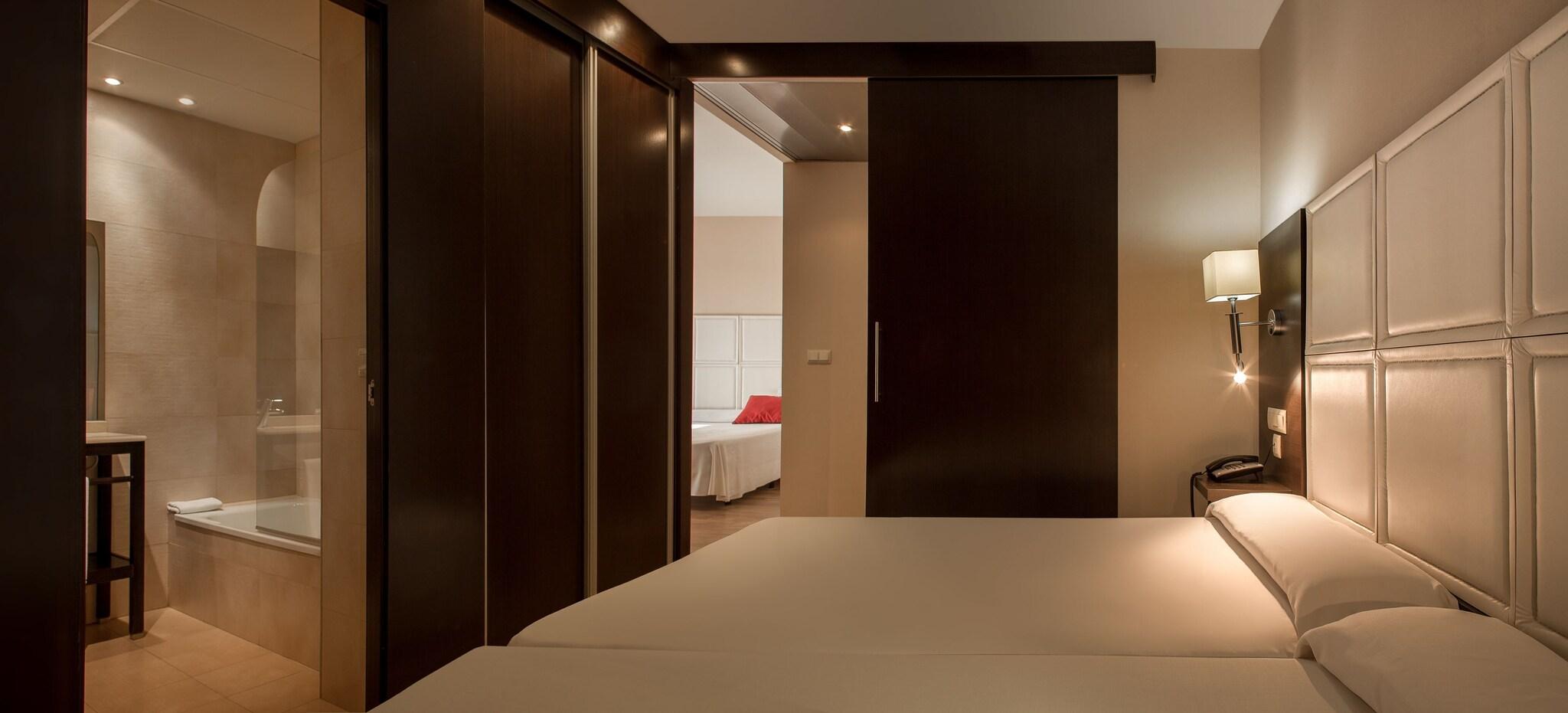 Junior Suite Queen Size Bed