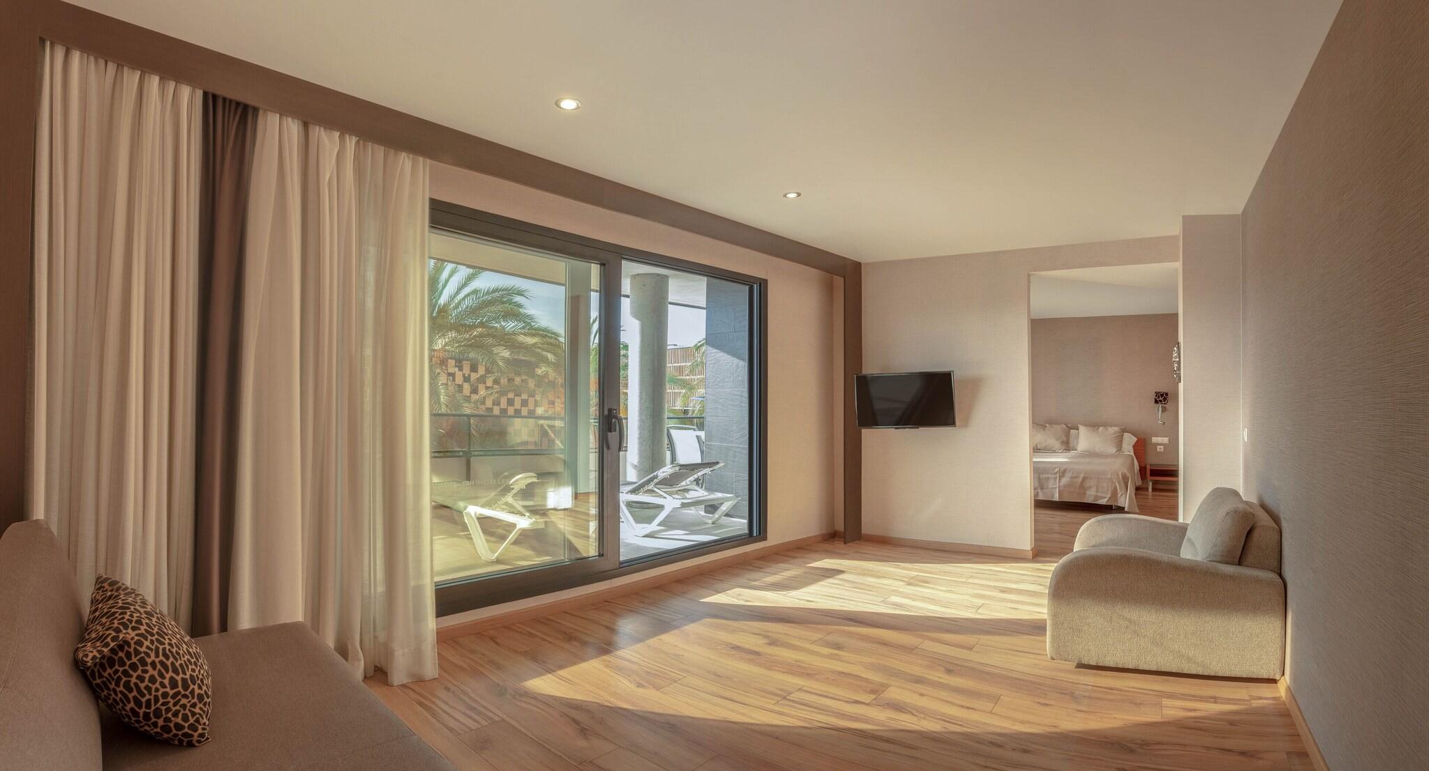 Junior Suite Queen Size Bed