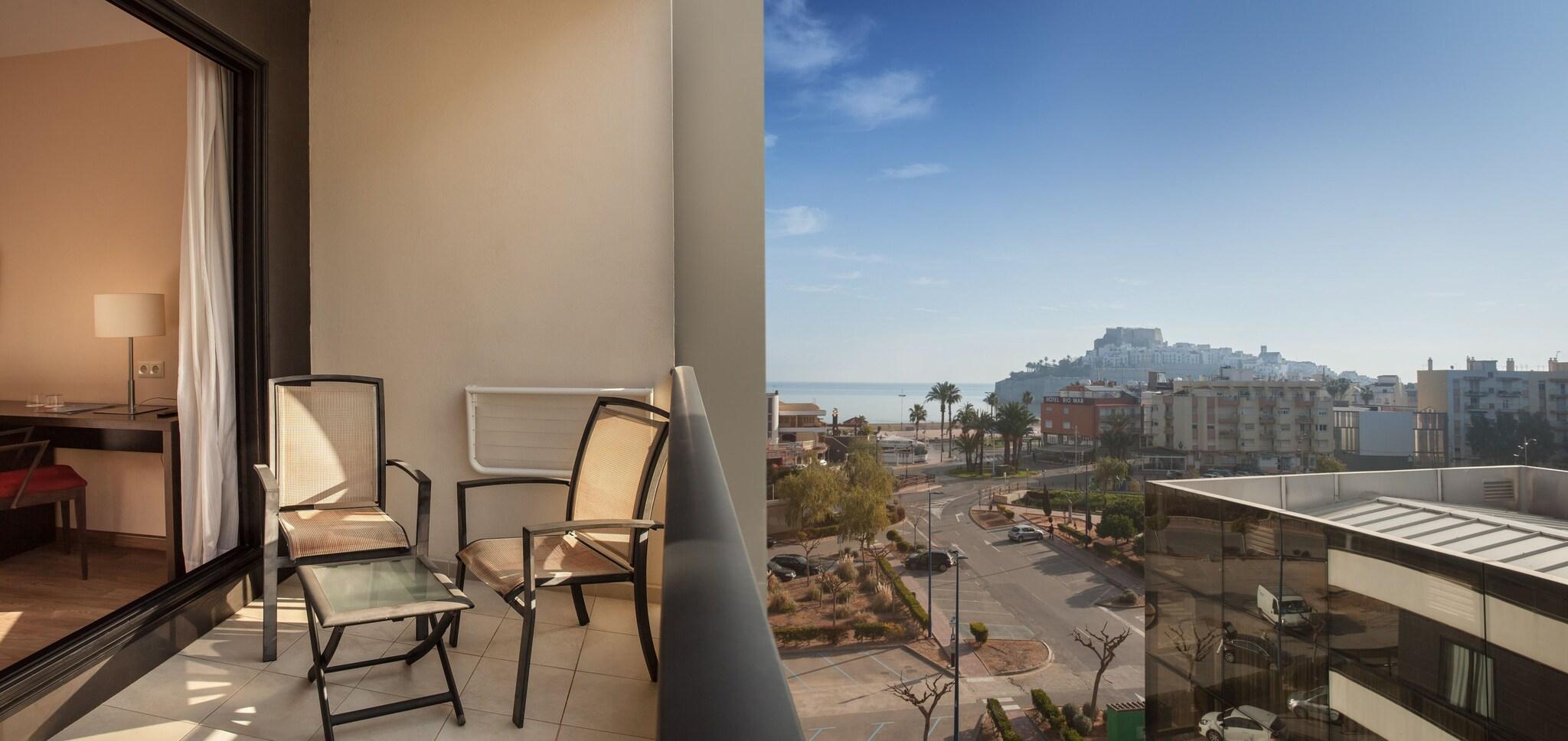 Family Room Three Beds