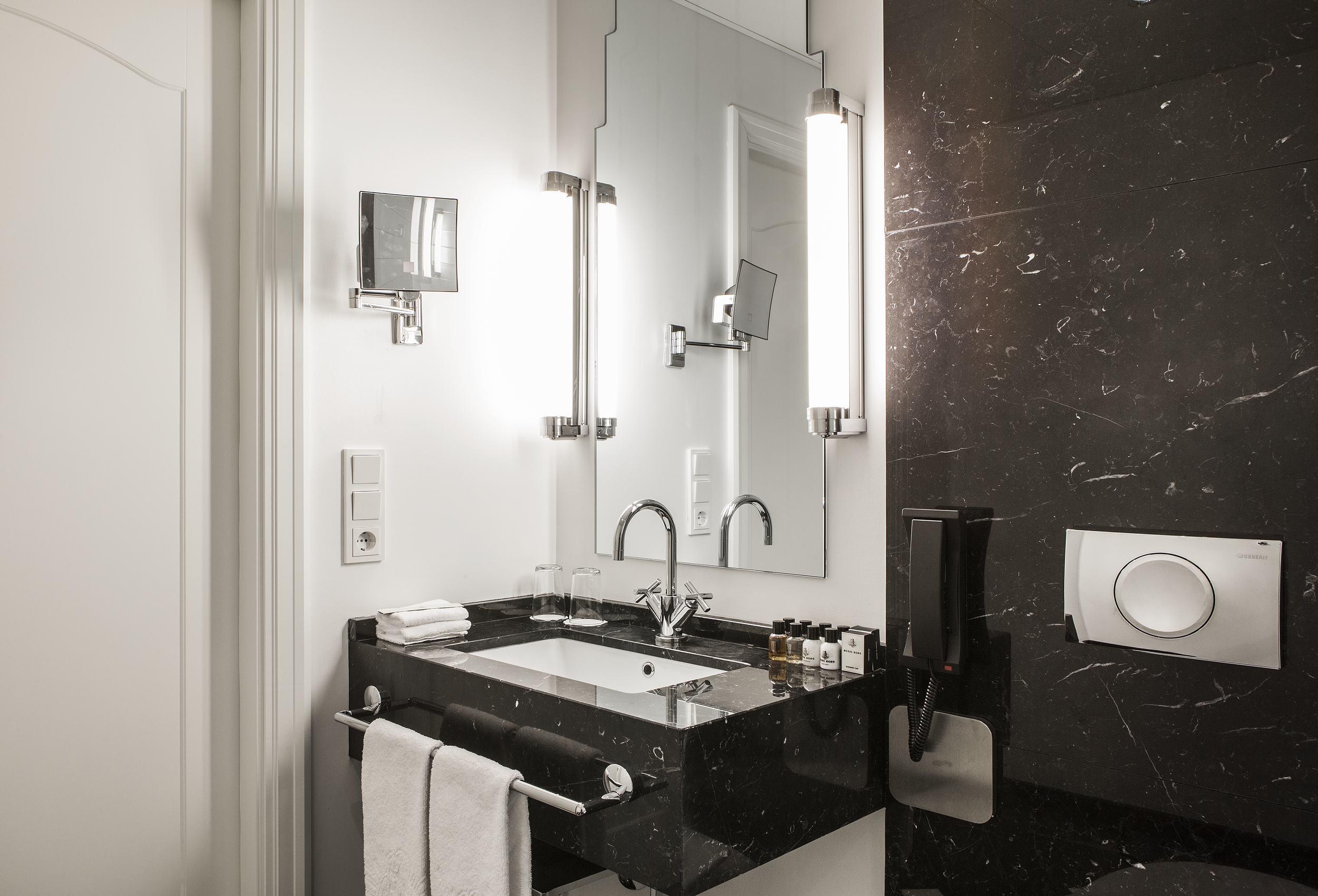 Double or Twin Superior