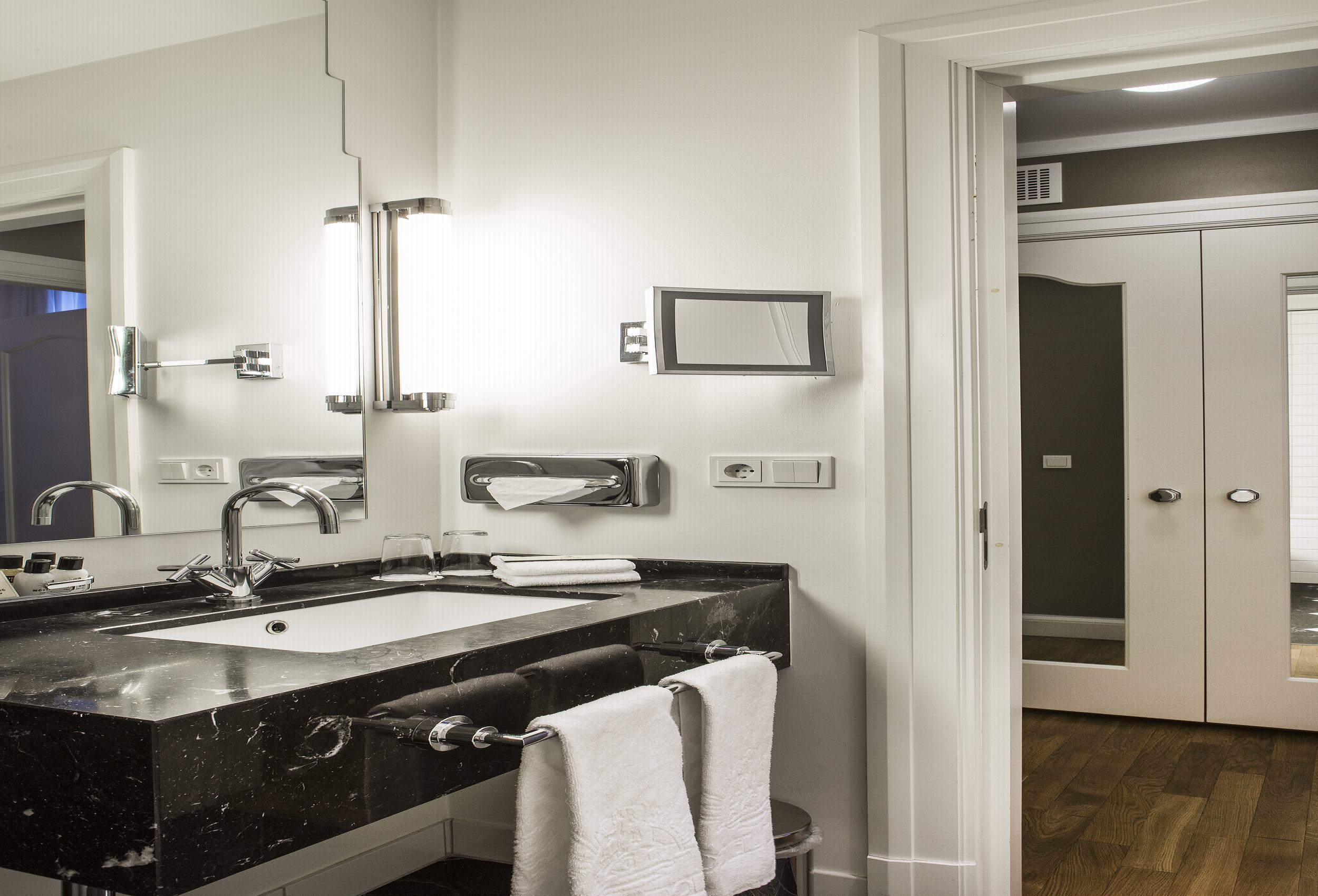 Double or Twin Superior