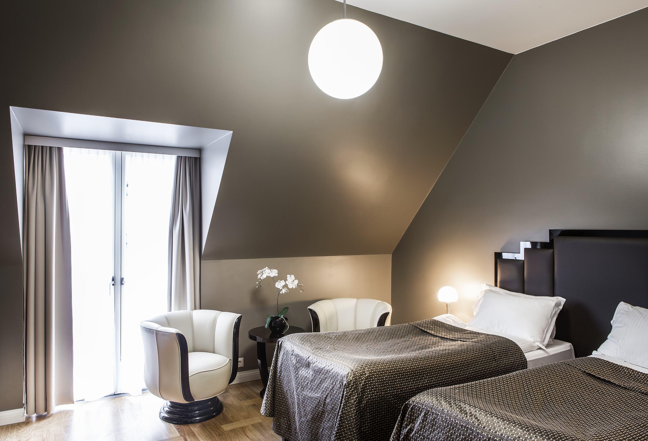 Double or Twin Standard