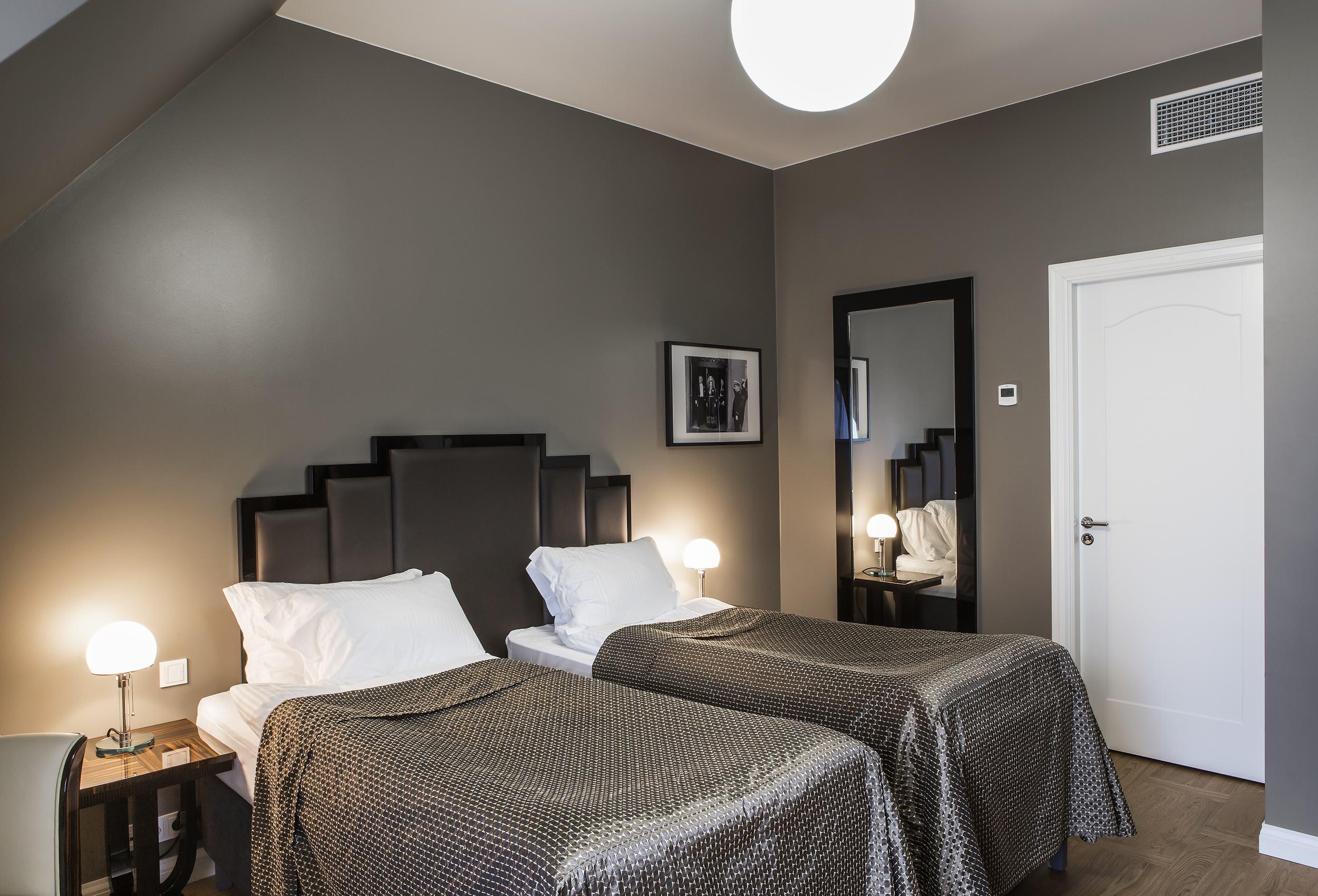 Double or Twin Standard