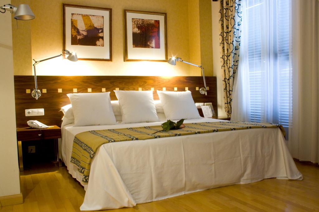 Double or Twin Standard