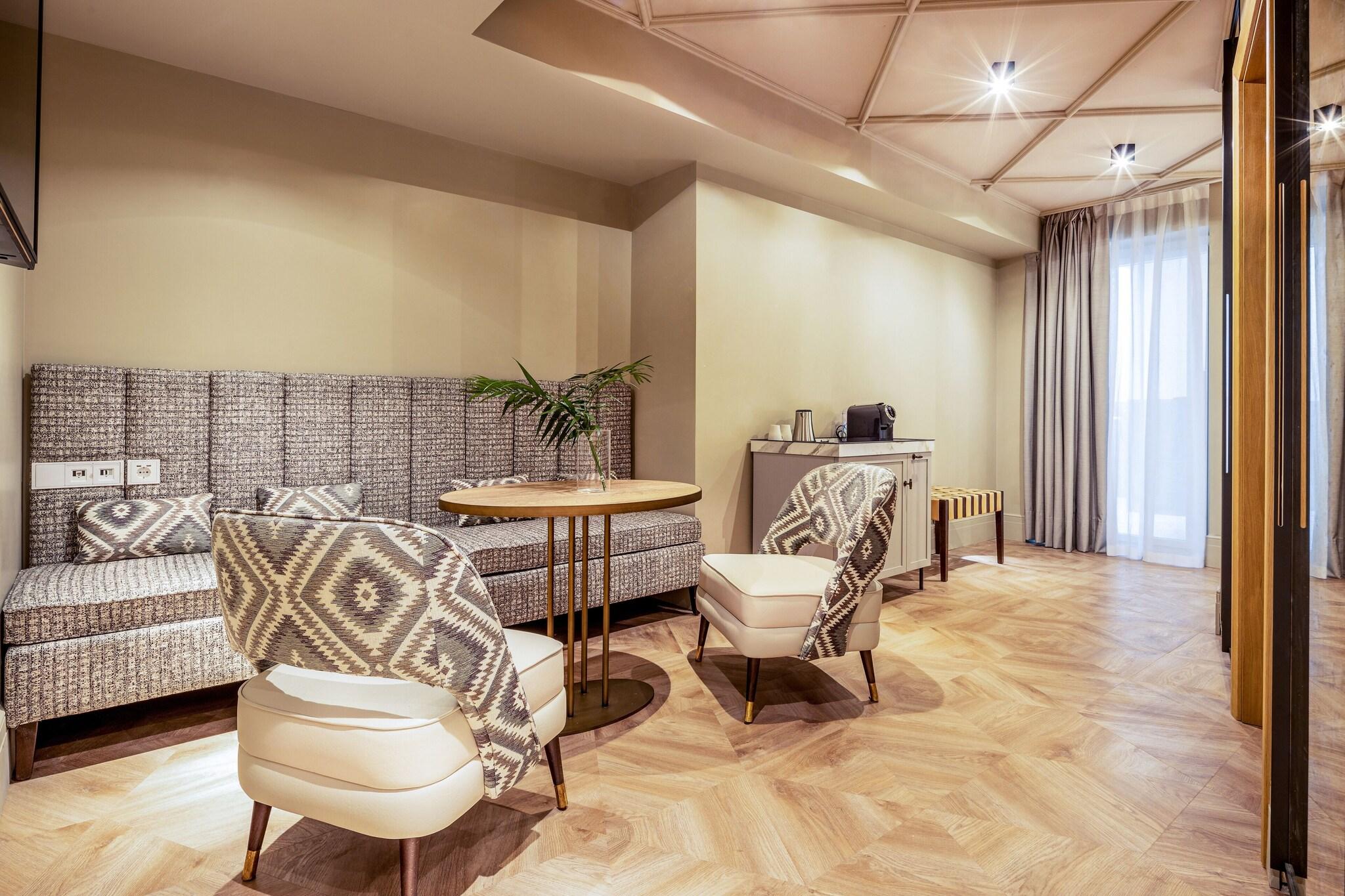 Junior Suite King Size Bed