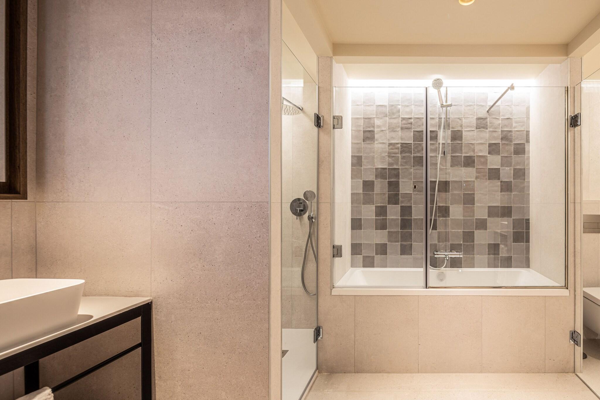 Junior Suite King Size Bed