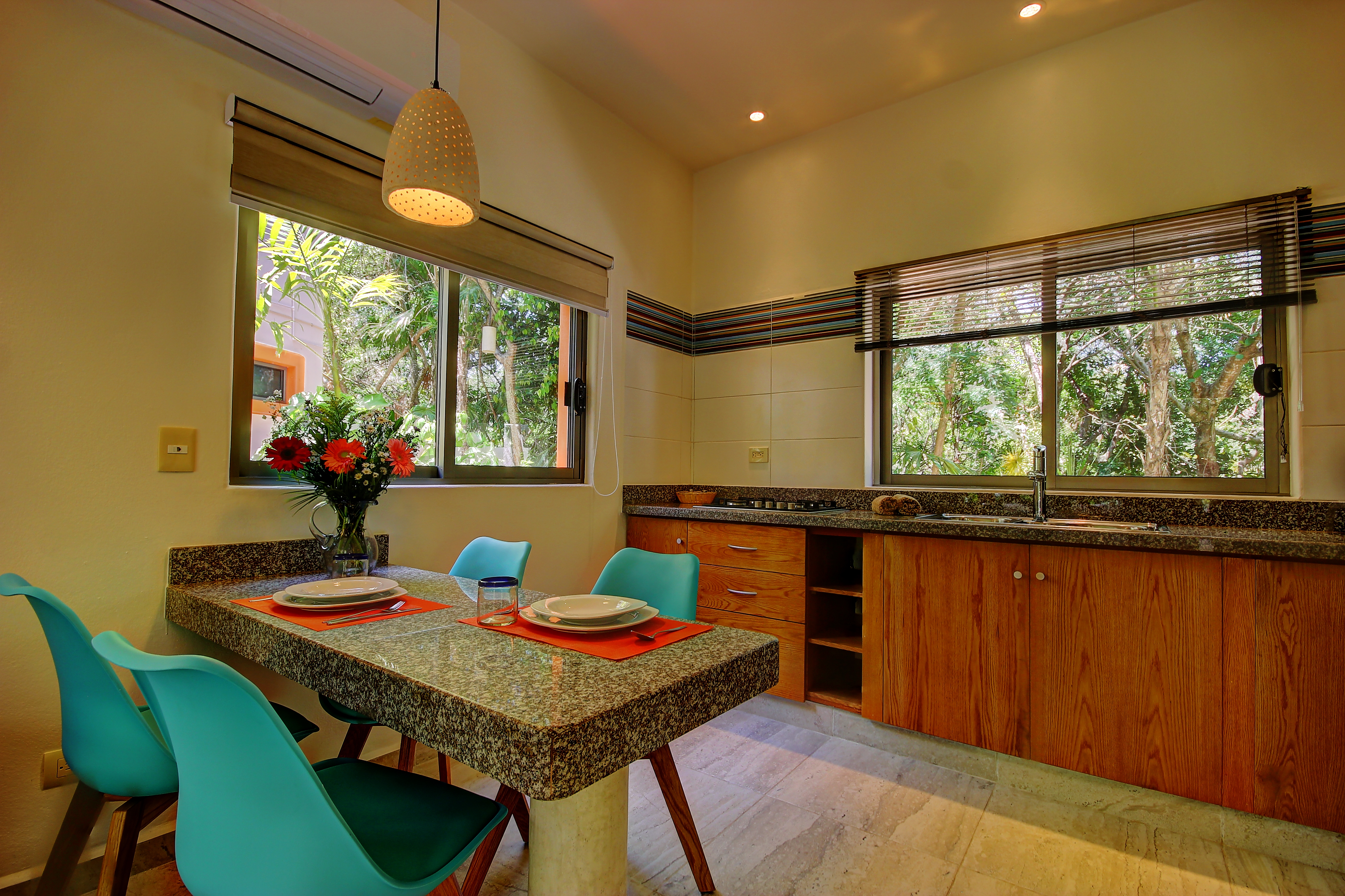 Bungalow King Size Bed