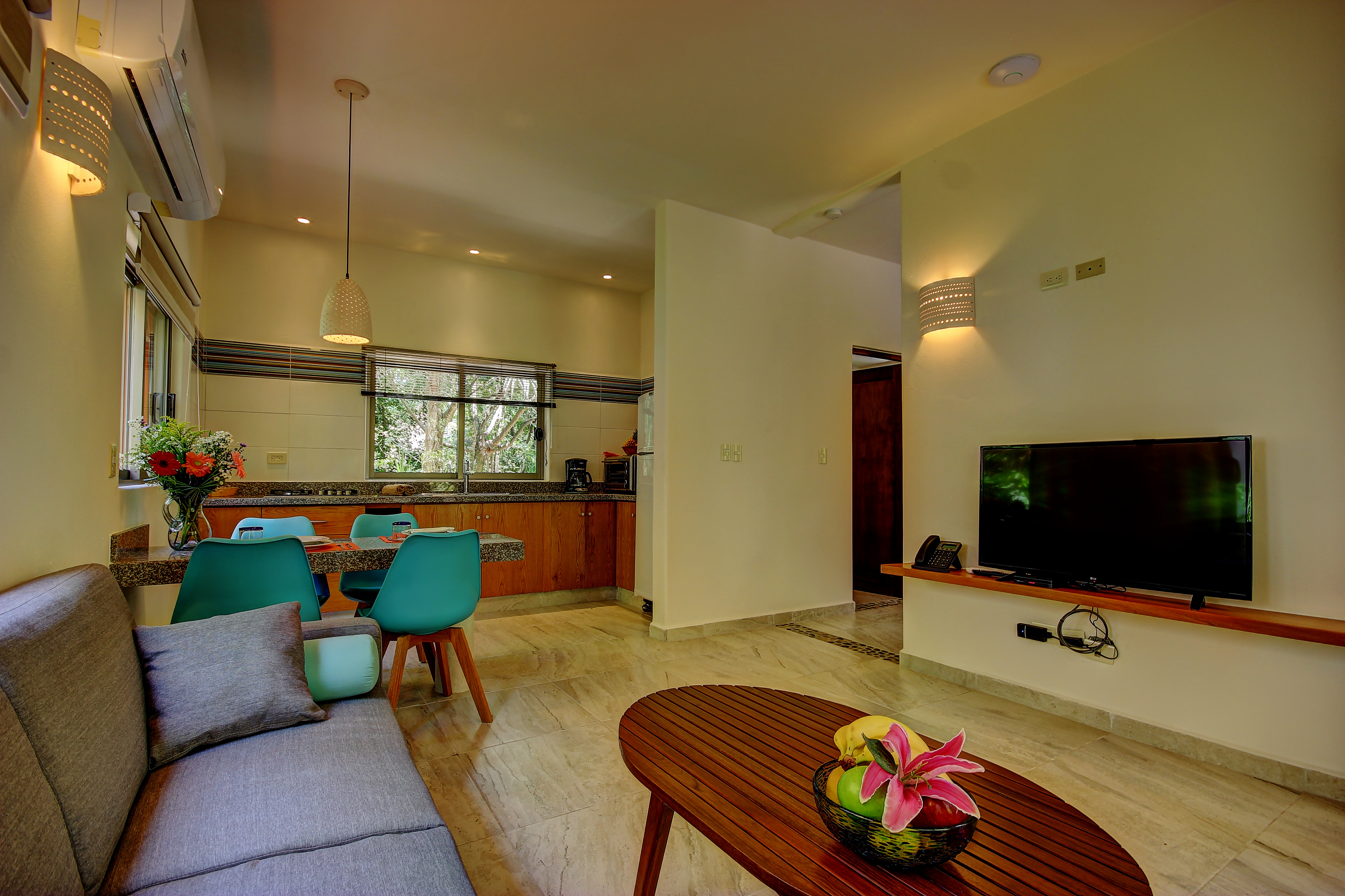 Bungalow King Size Bed