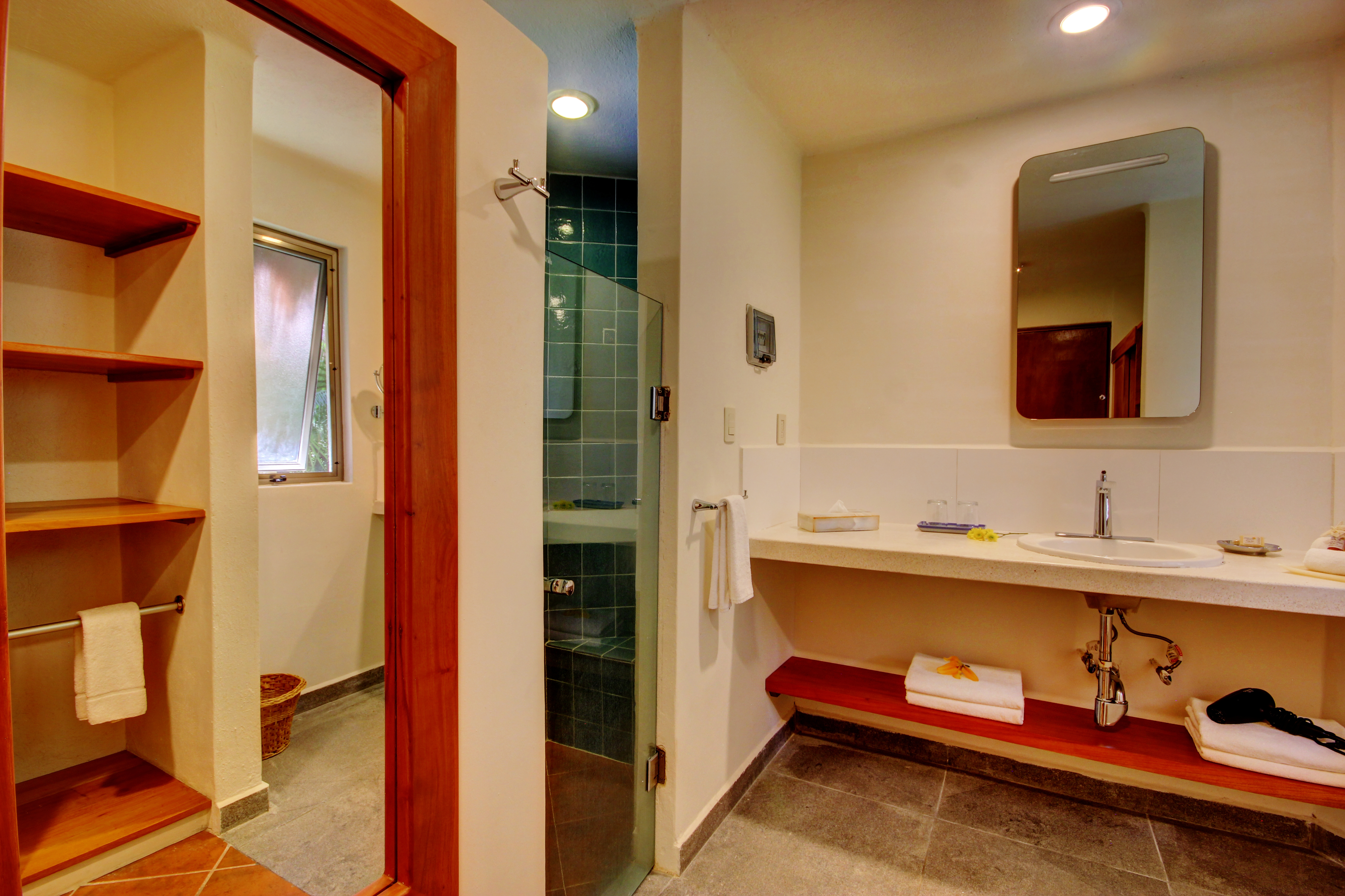 Bungalow King Size Bed