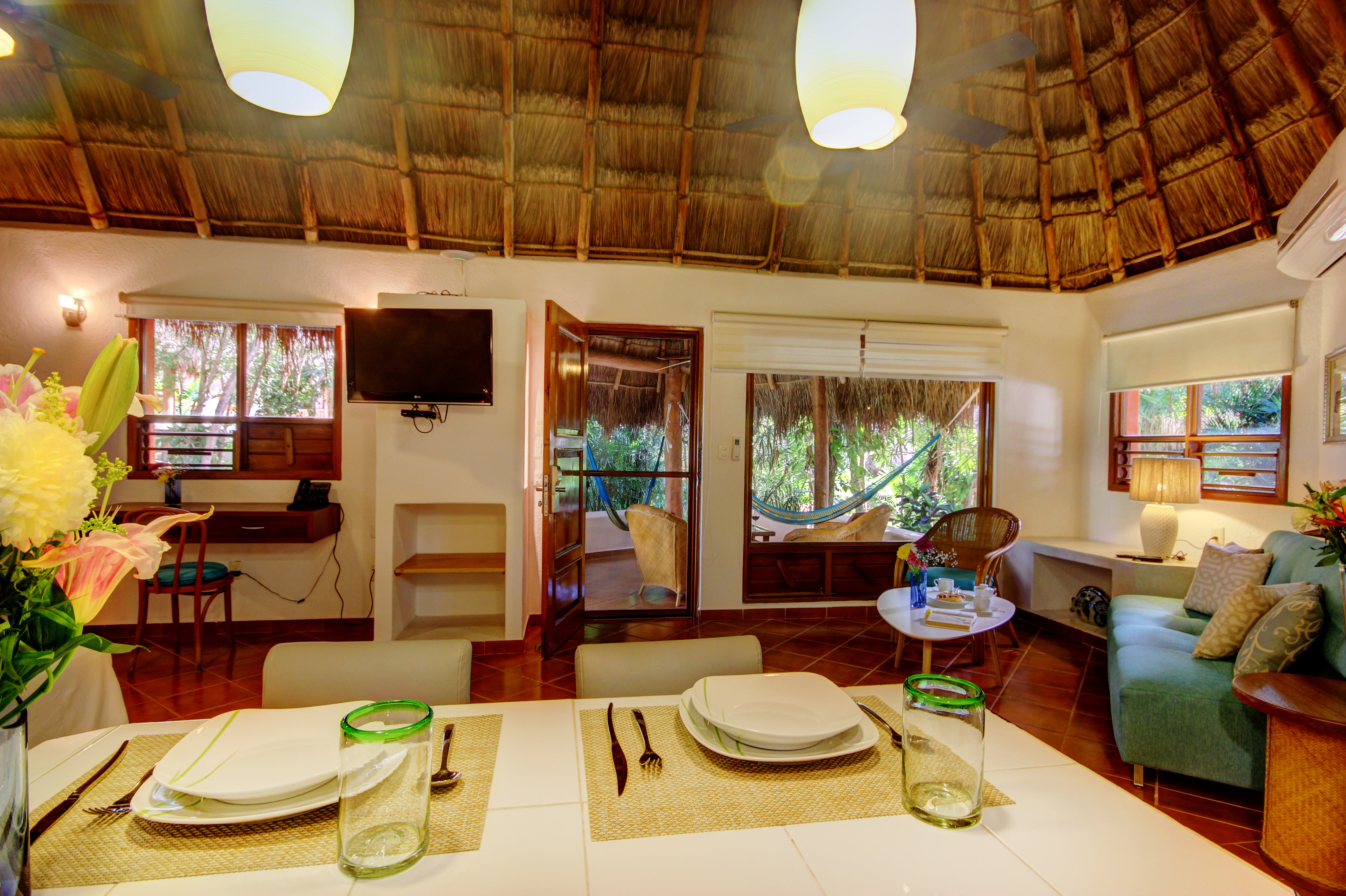 Bungalow King Size Bed