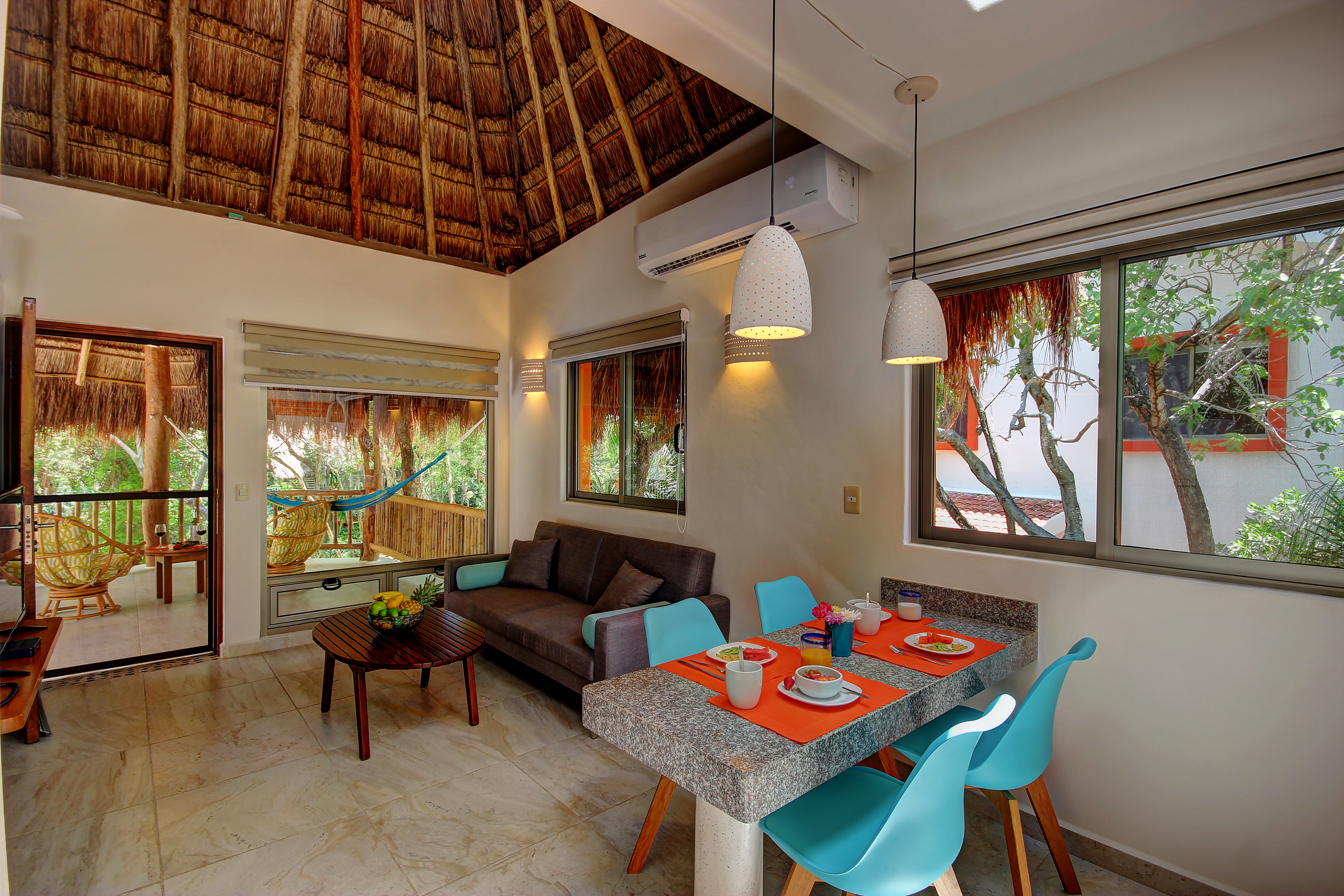 Bungalow Garden View