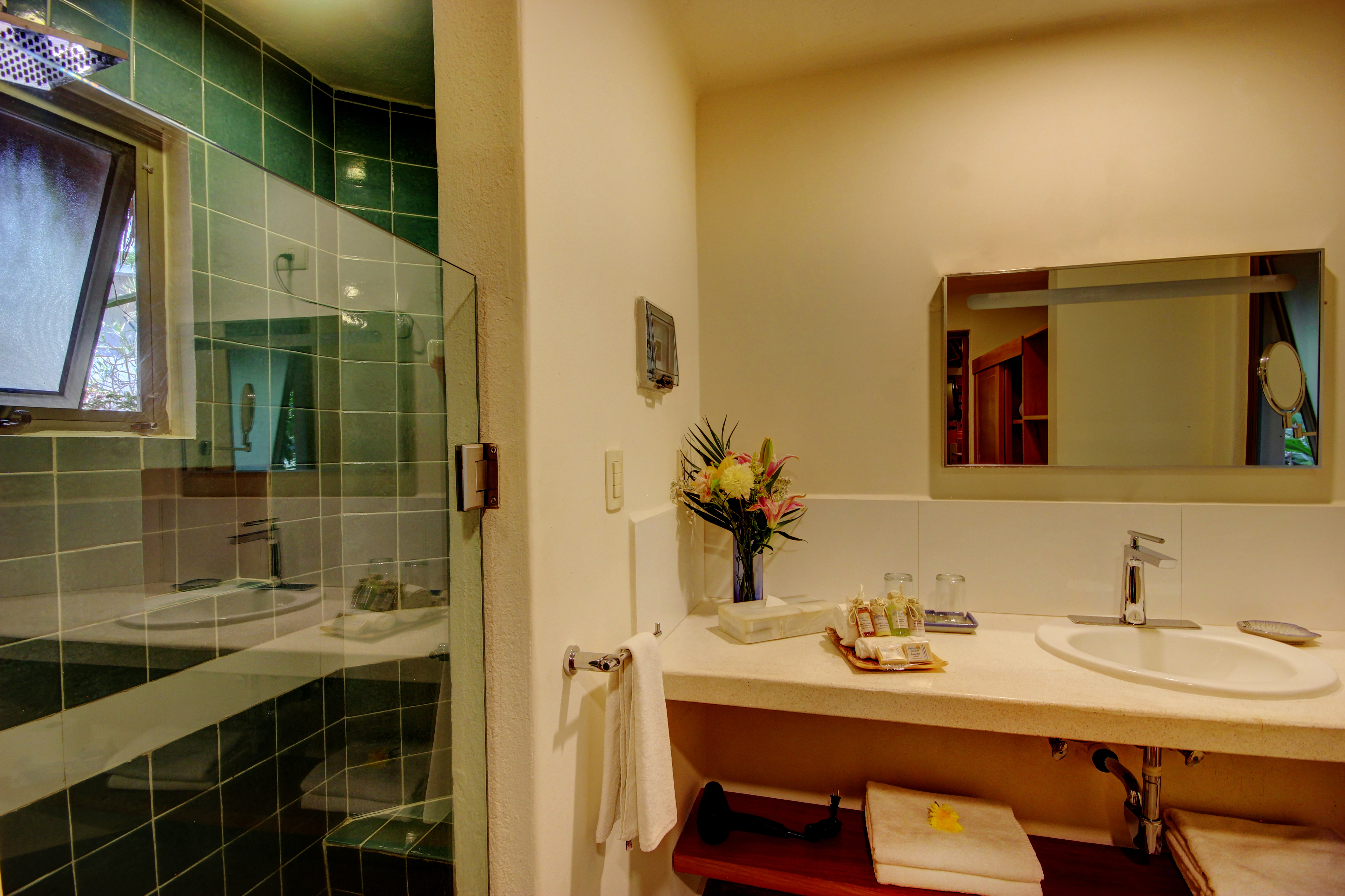 Bungalow Garden View