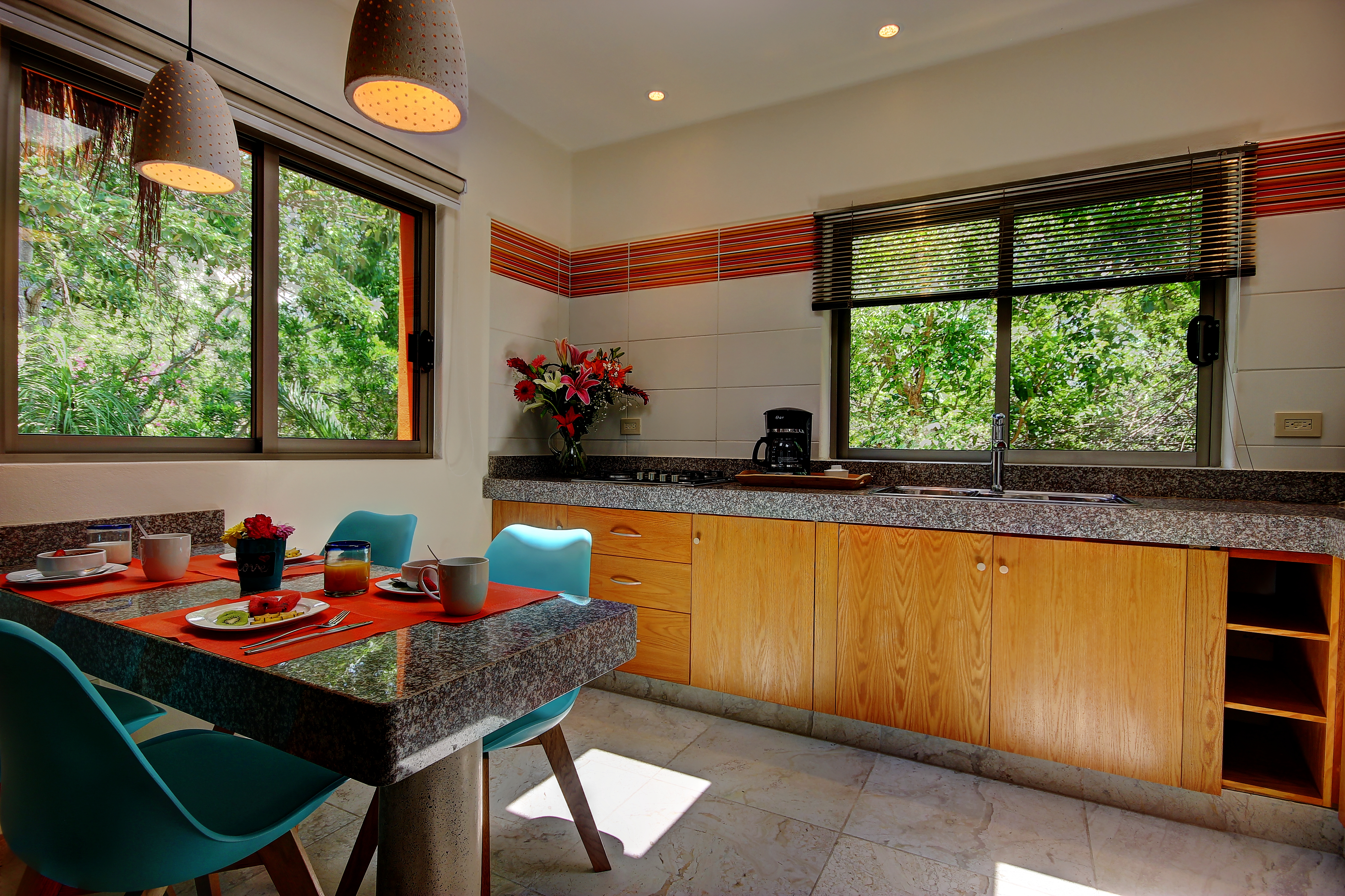 Bungalow Garden View