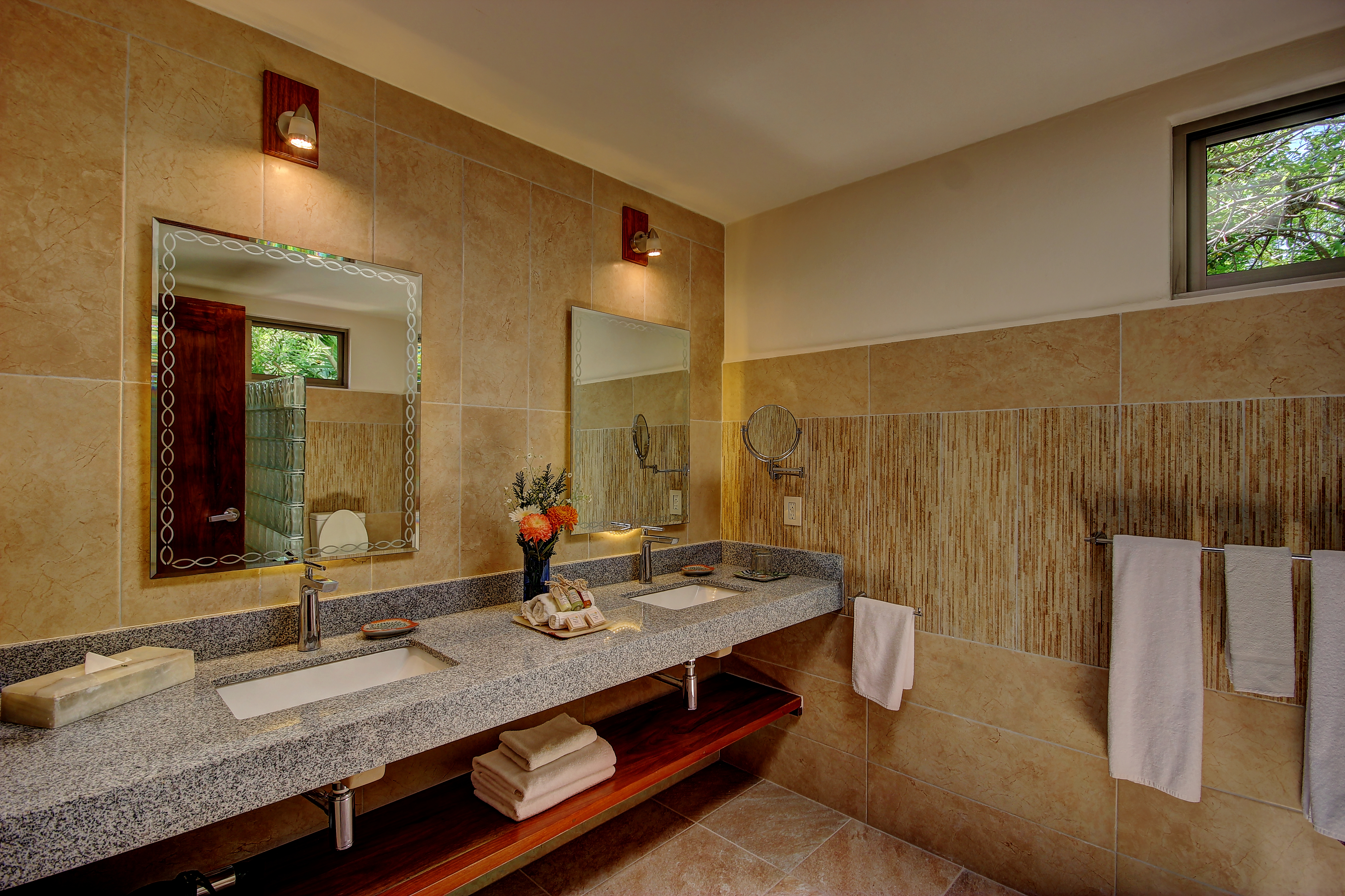 Bungalow Garden View