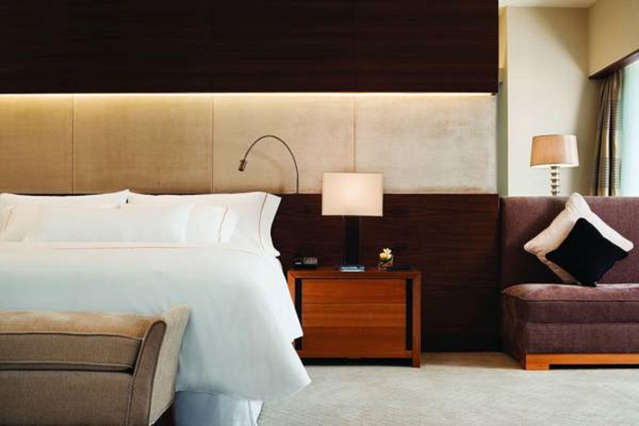 Double Deluxe King Bed