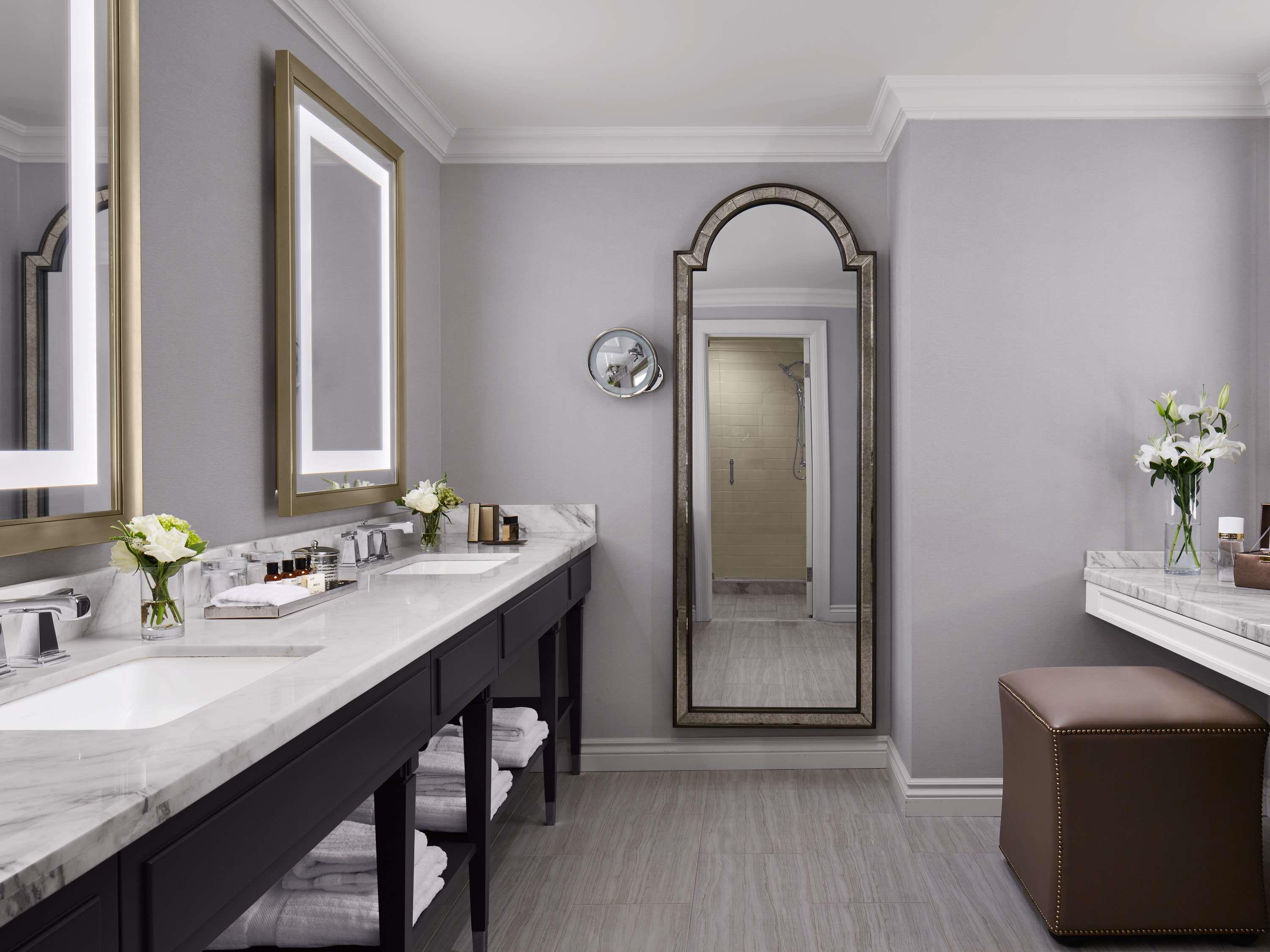 Suite Deluxe King Bed