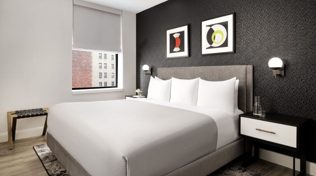 Room King Size Bed