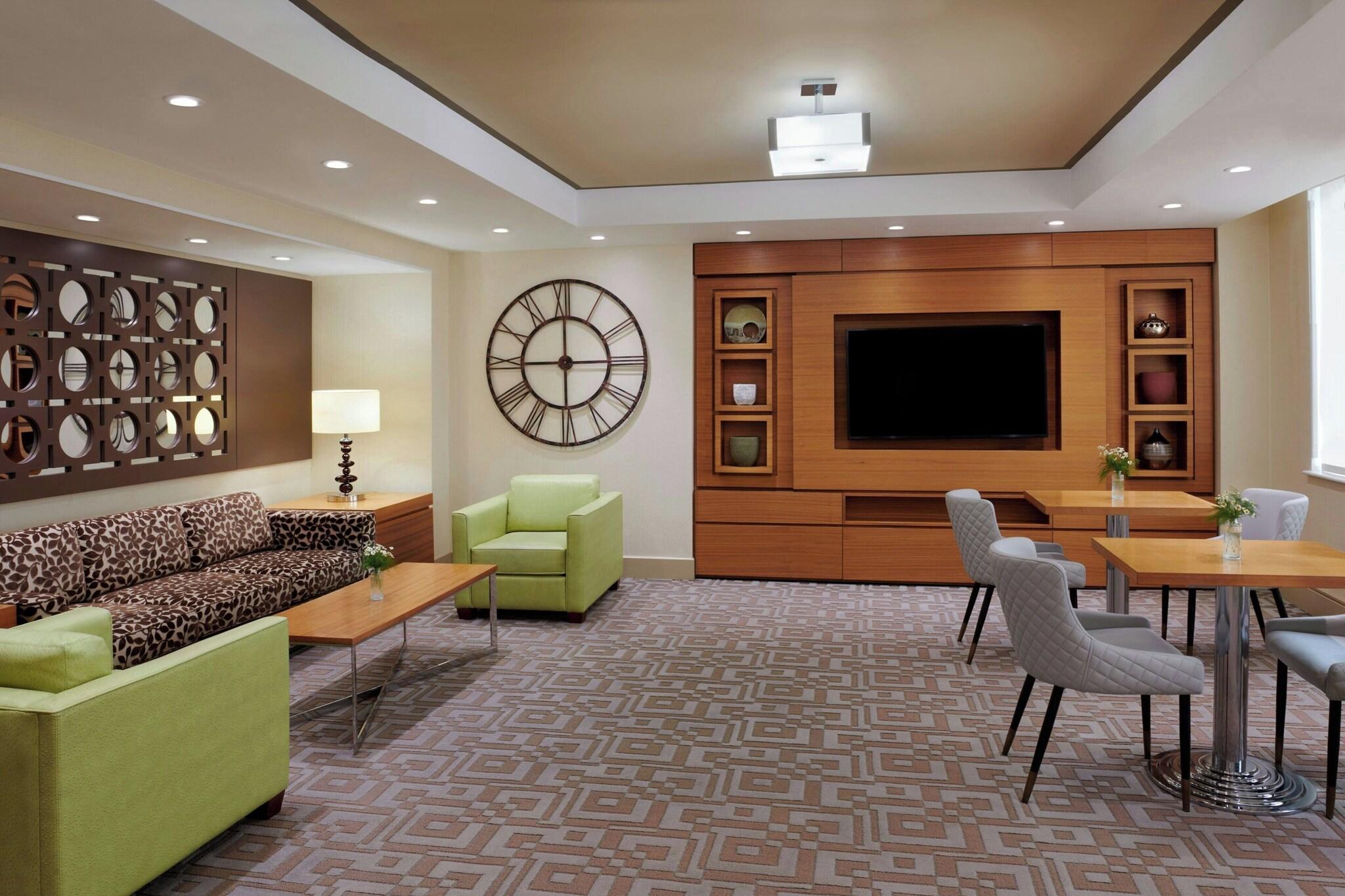 Double Club King Bed