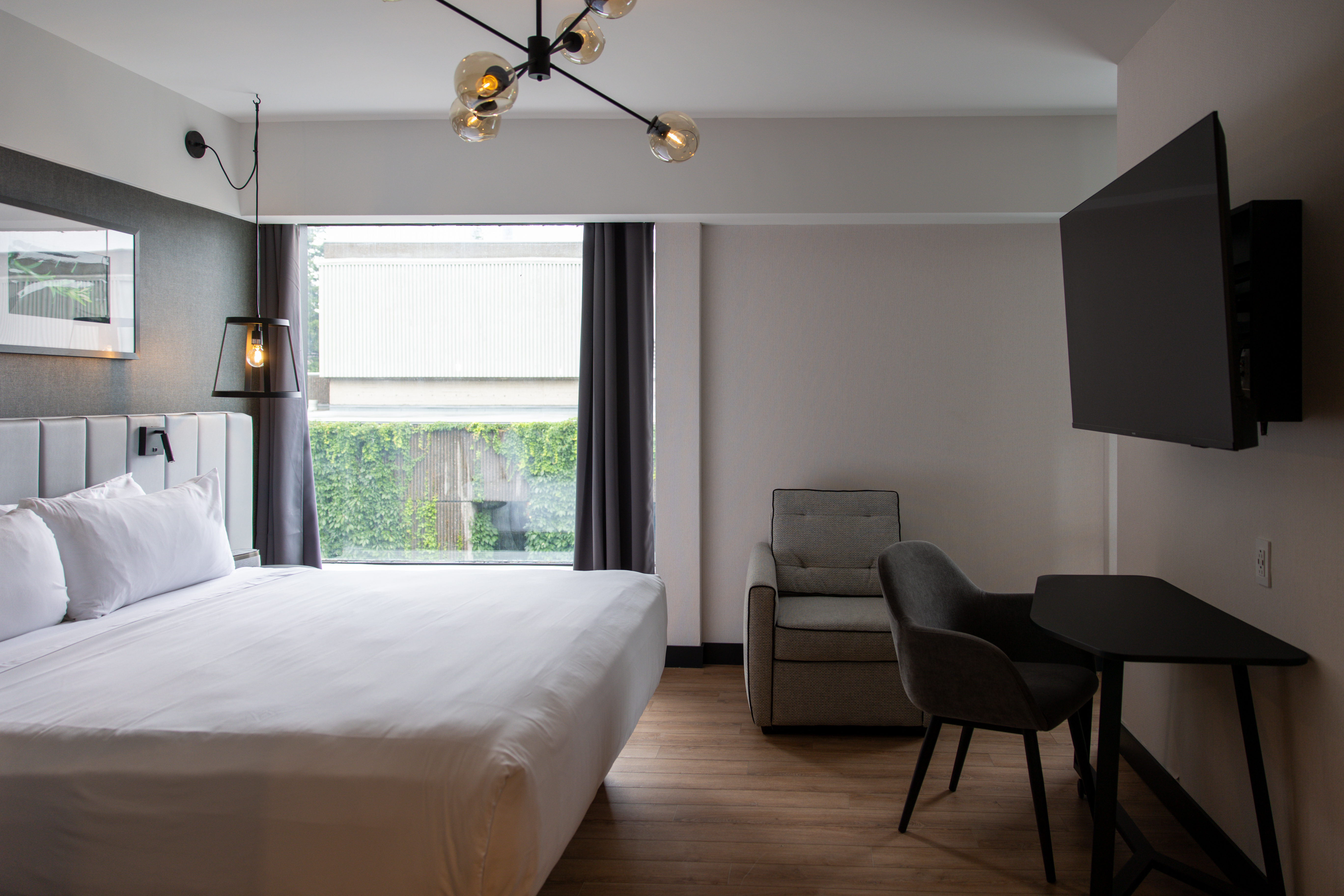 Studio King Size Bed