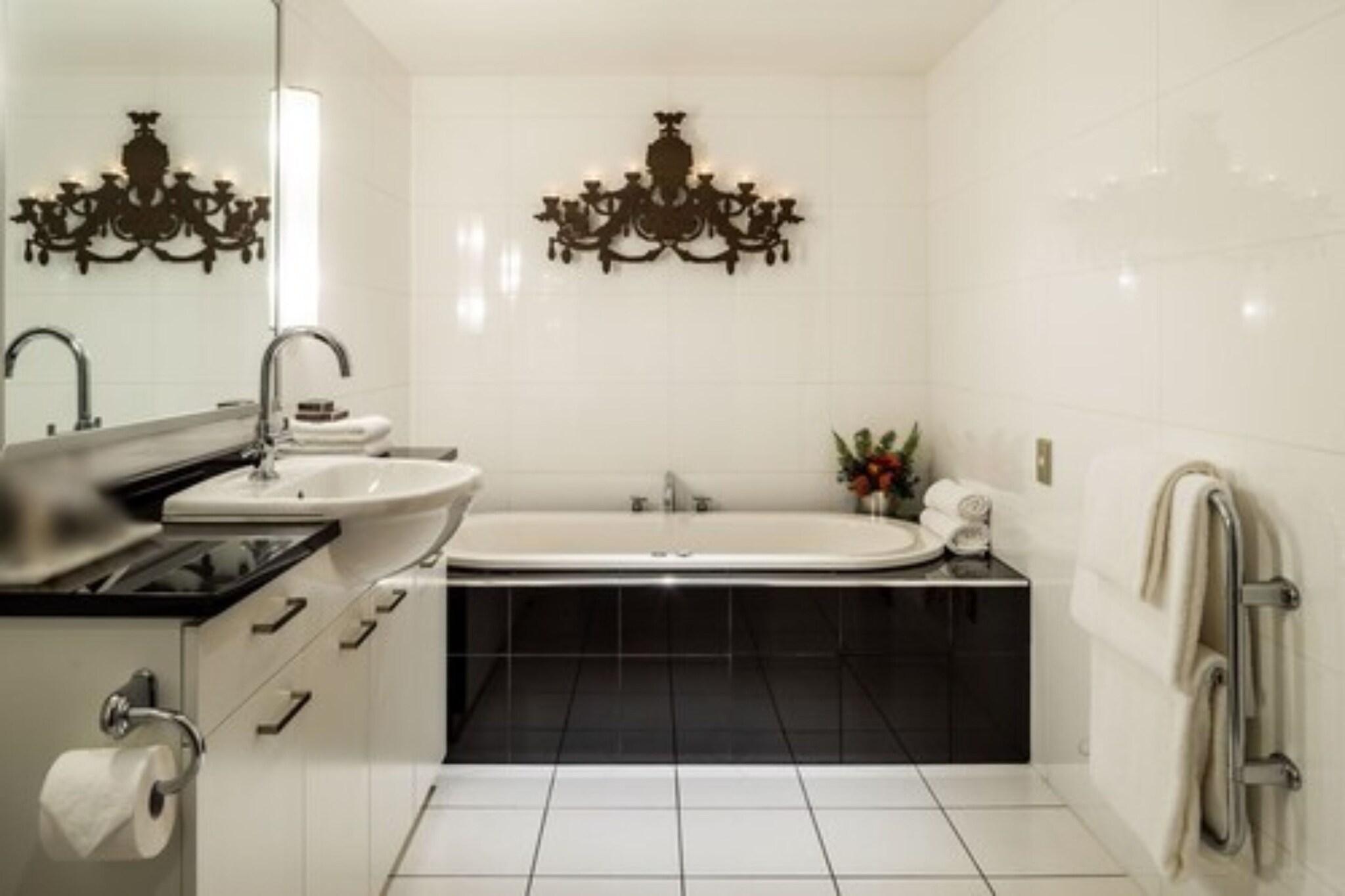 Apartment Two King Beds