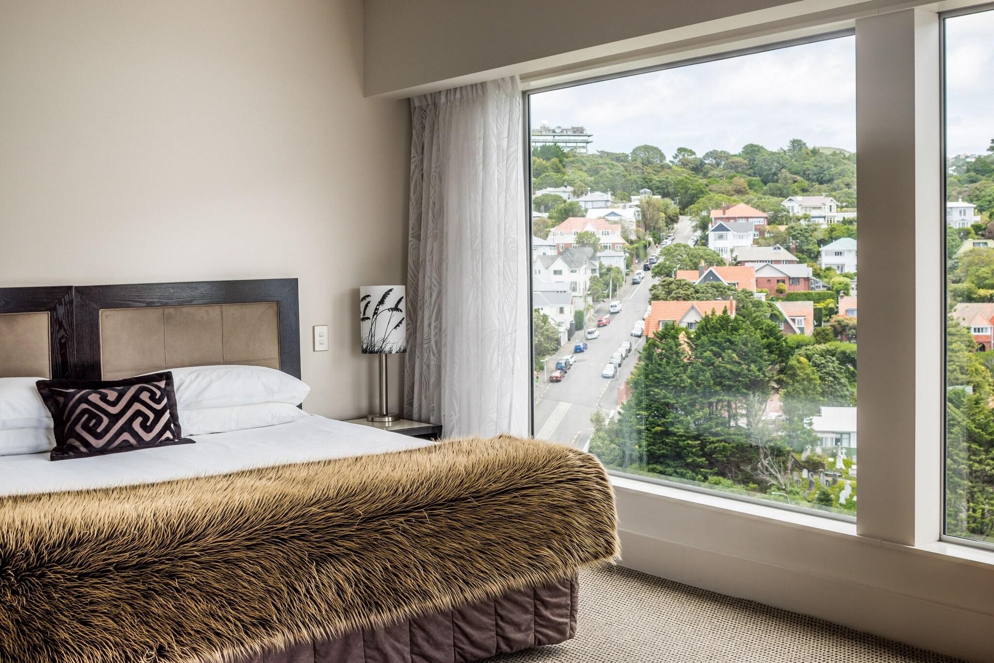 Studio Premier King Bed