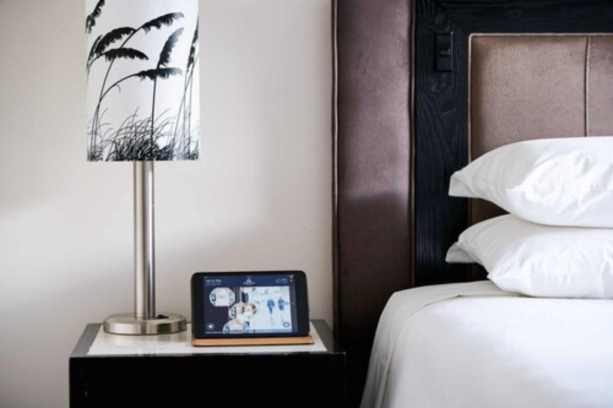 Studio Premier King Bed