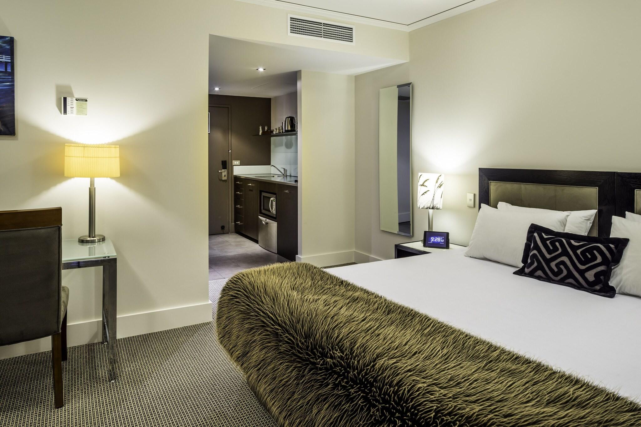 Studio Premier King Bed