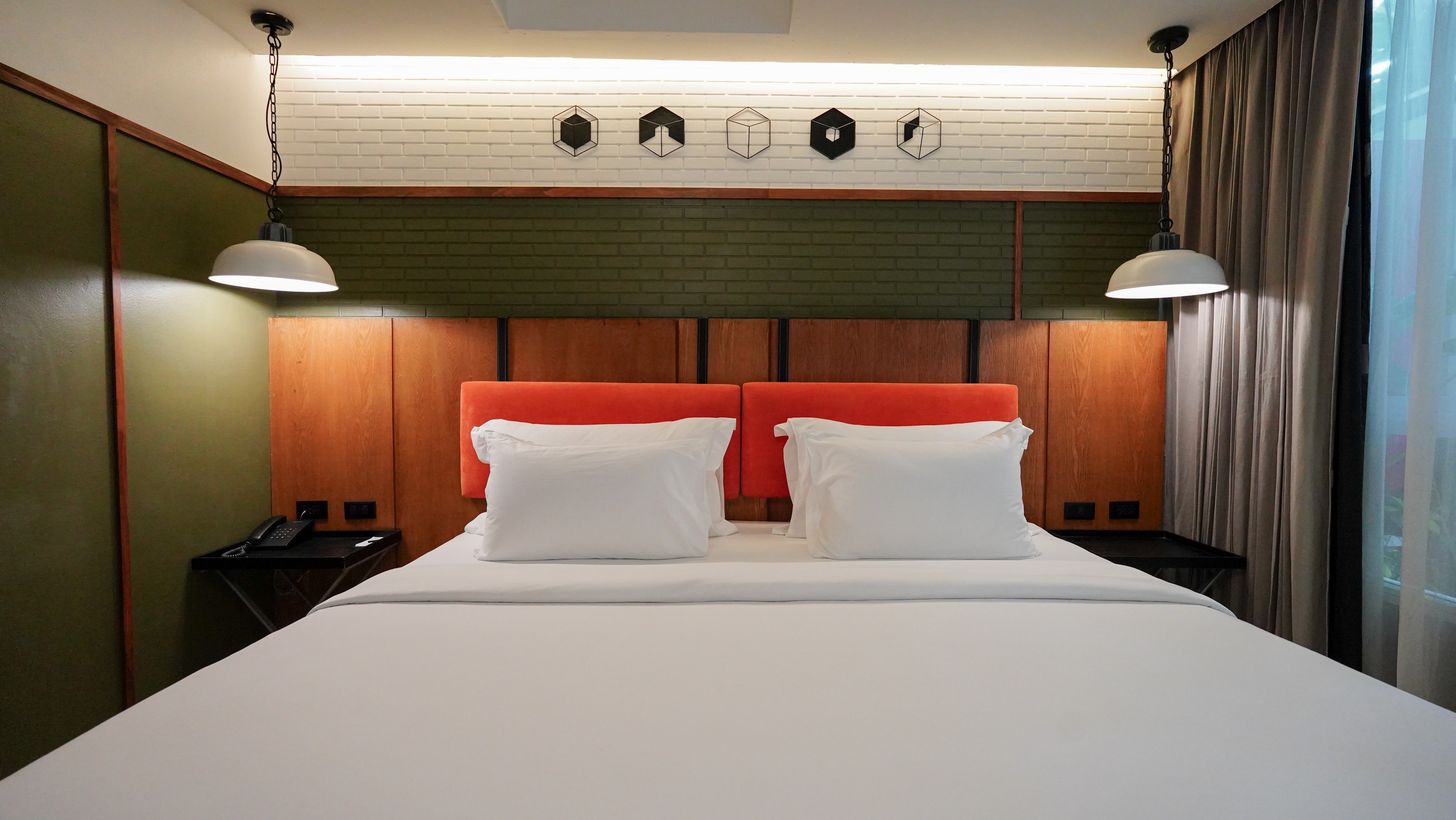 Double or Twin Deluxe