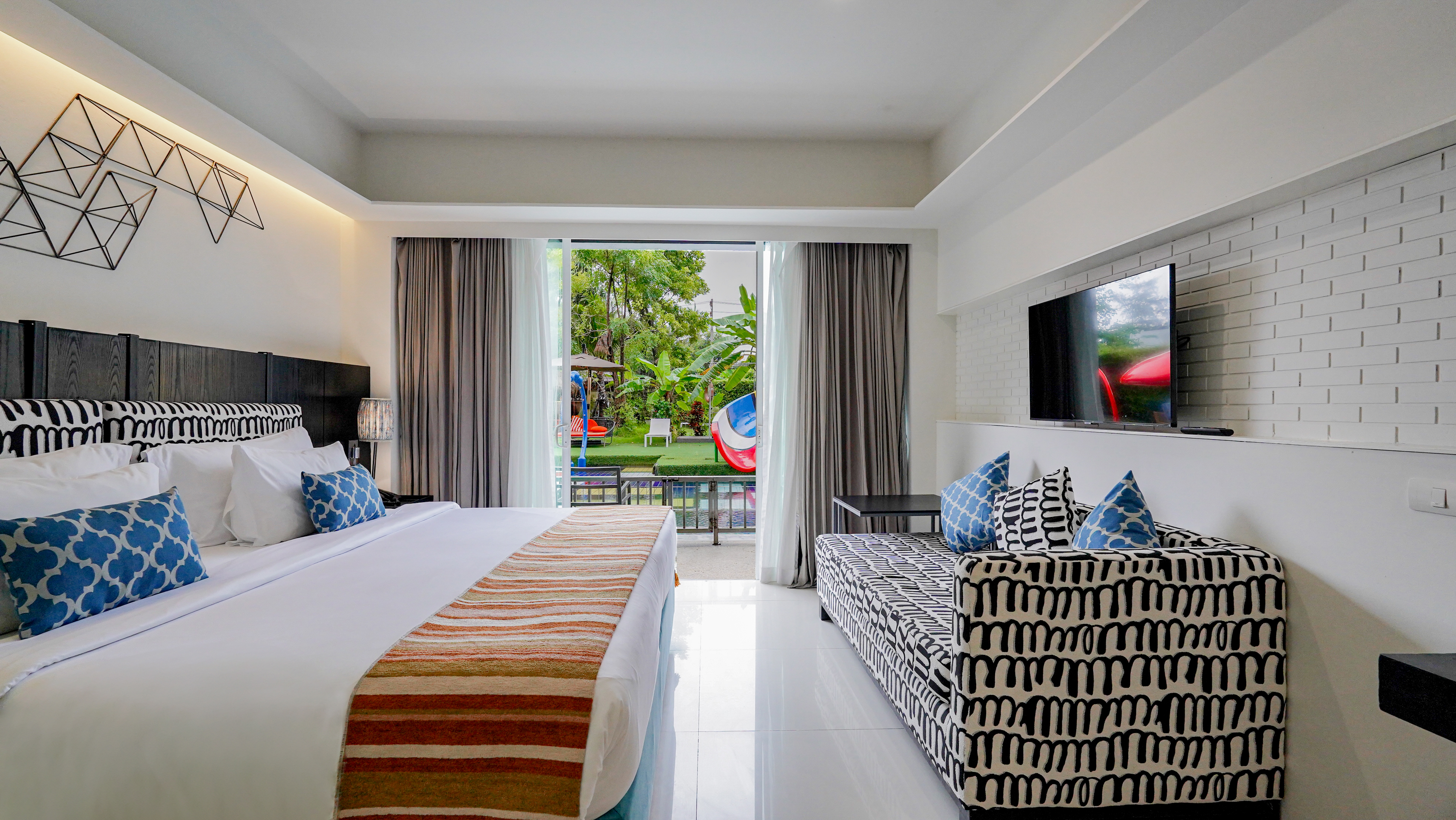 Double or Twin Deluxe