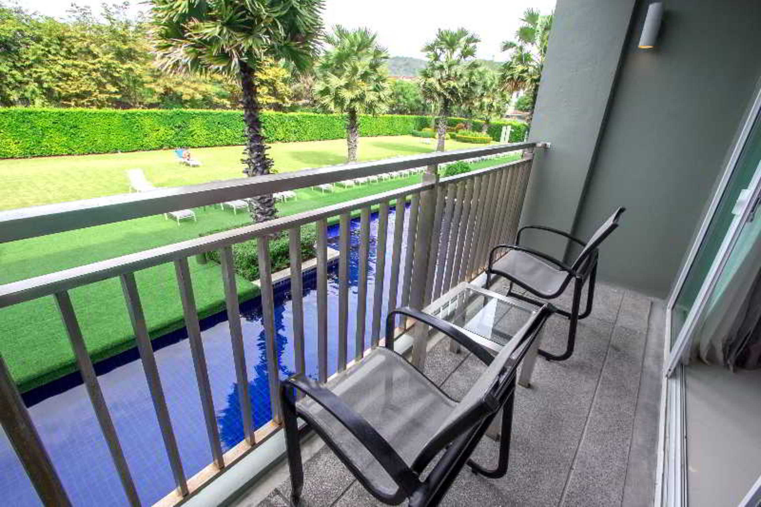 Double or Twin Deluxe Pool View