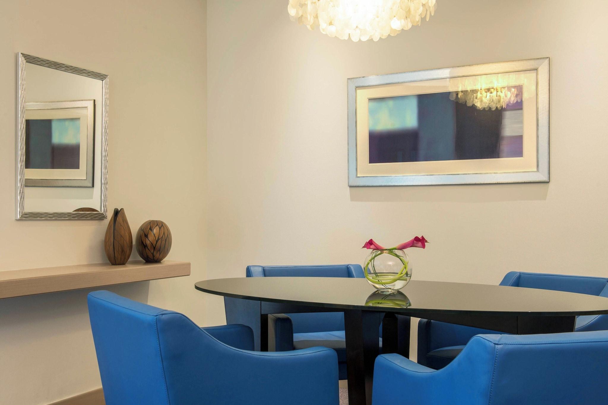 Suite Deluxe King Bed